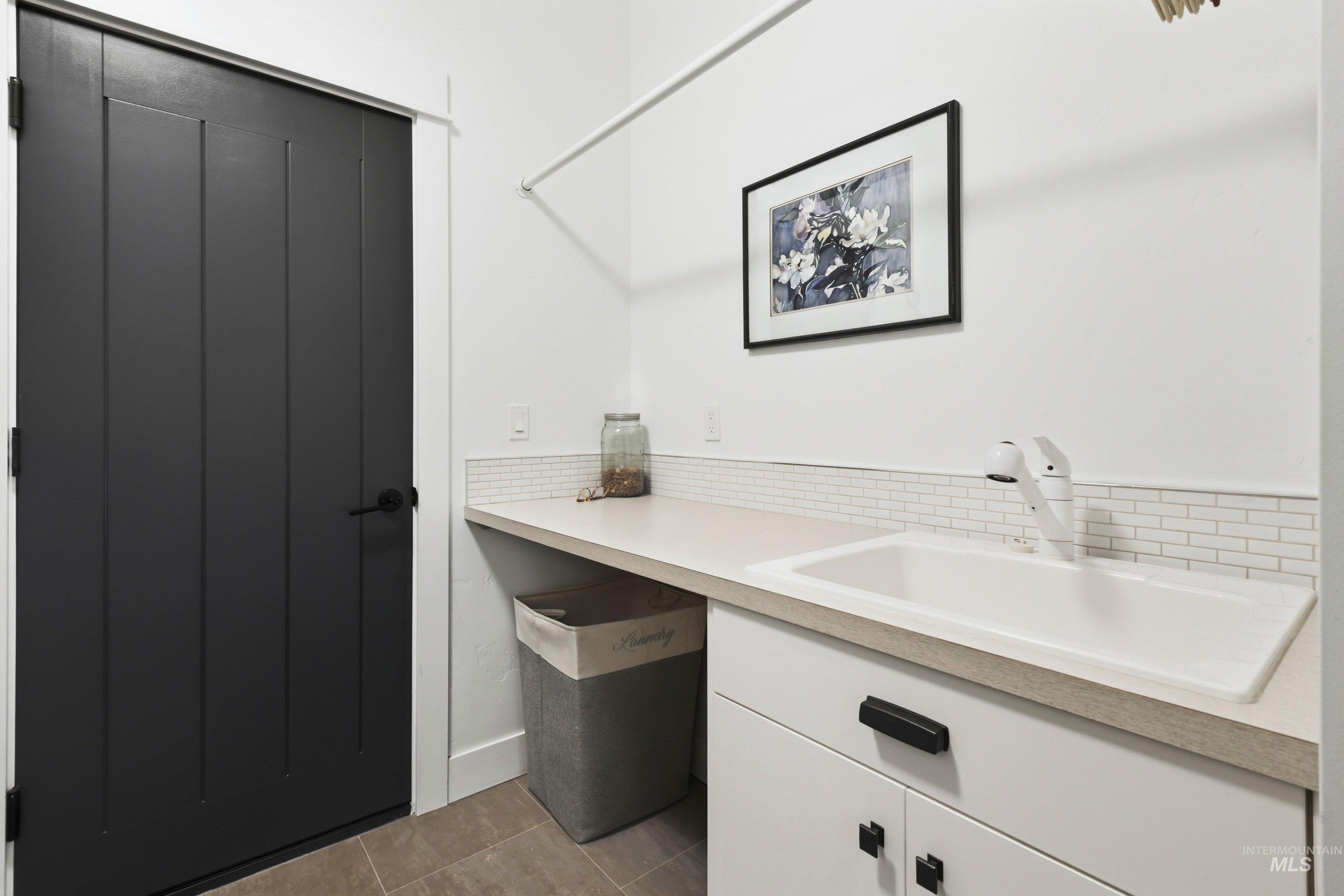 3951 W Farm View Dr, Boise, Idaho 83714, 3 Bedrooms, 2 Bathrooms, Residential For Sale, Price $655,000,MLS 98978277