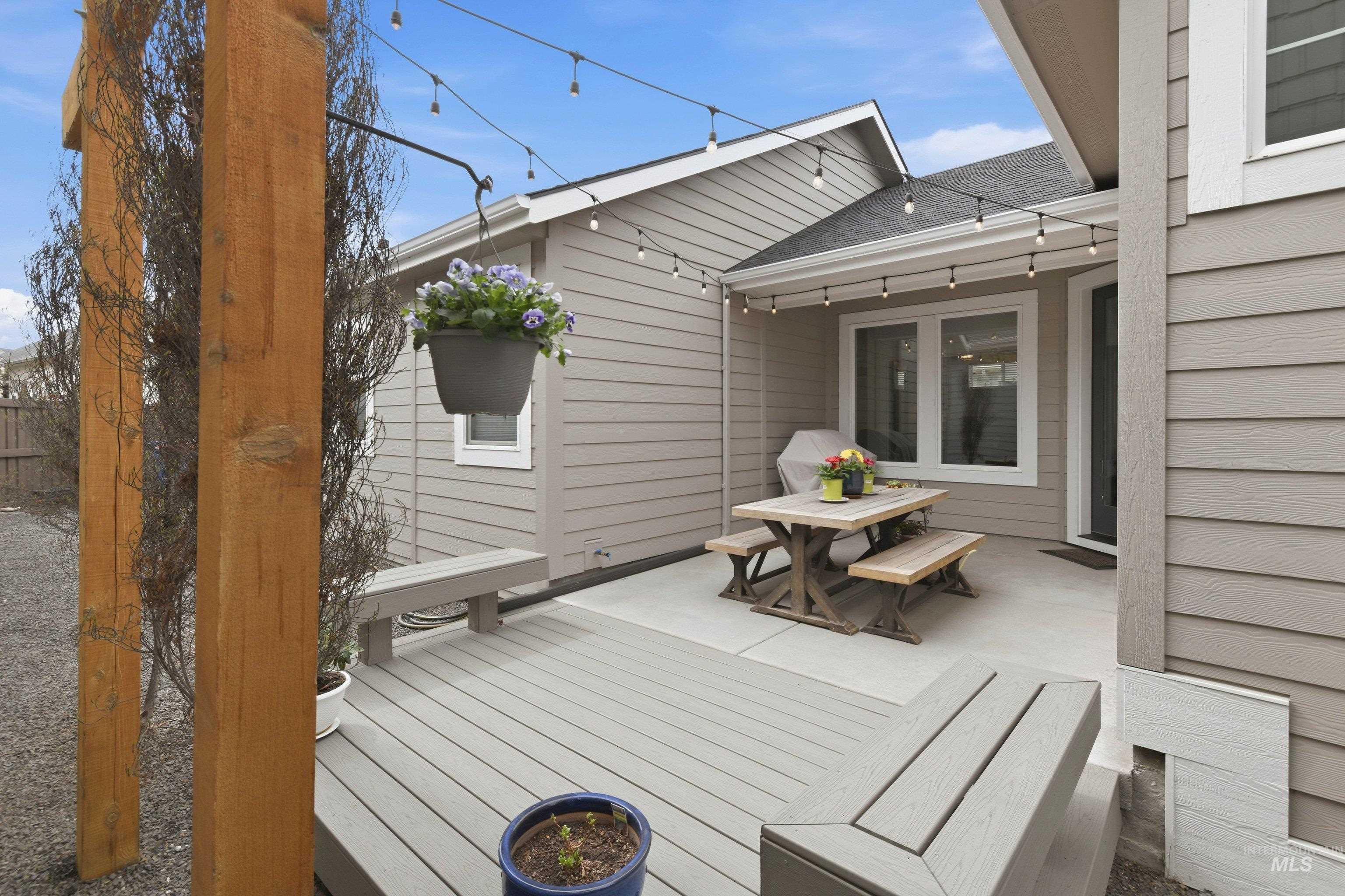 3951 W Farm View Dr, Boise, Idaho 83714, 3 Bedrooms, 2 Bathrooms, Residential For Sale, Price $655,000,MLS 98978277