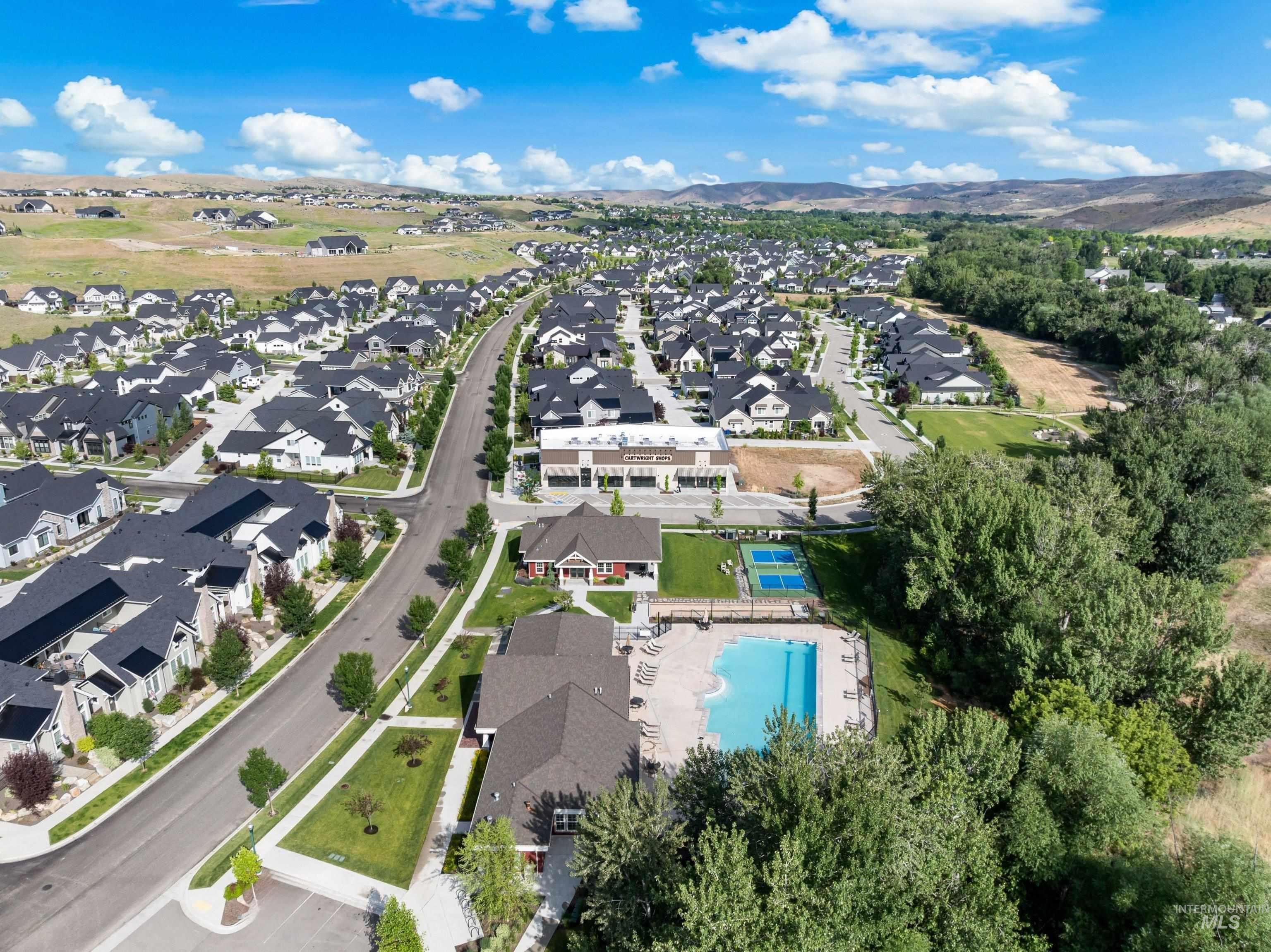 3951 W Farm View Dr, Boise, Idaho 83714, 3 Bedrooms, 2 Bathrooms, Residential For Sale, Price $655,000,MLS 98978277