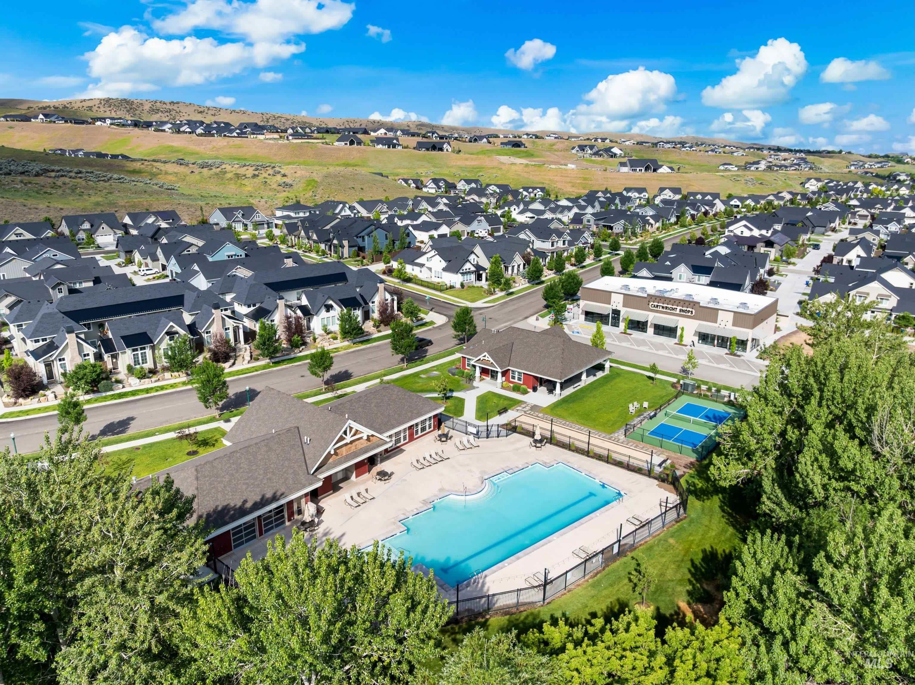 3951 W Farm View Dr, Boise, Idaho 83714, 3 Bedrooms, 2 Bathrooms, Residential For Sale, Price $655,000,MLS 98978277