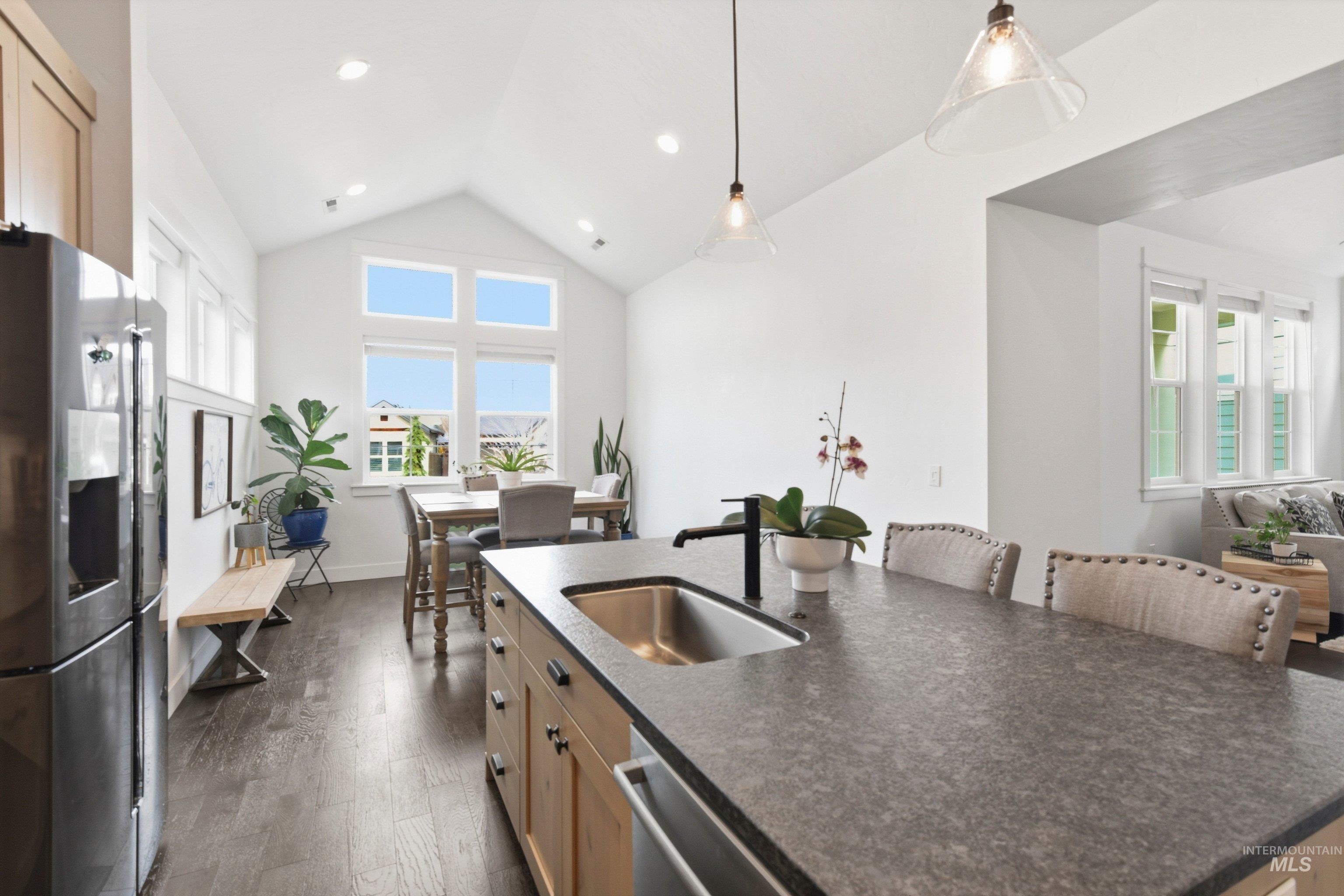 3951 W Farm View Dr, Boise, Idaho 83714, 3 Bedrooms, 2 Bathrooms, Residential For Sale, Price $655,000,MLS 98978277