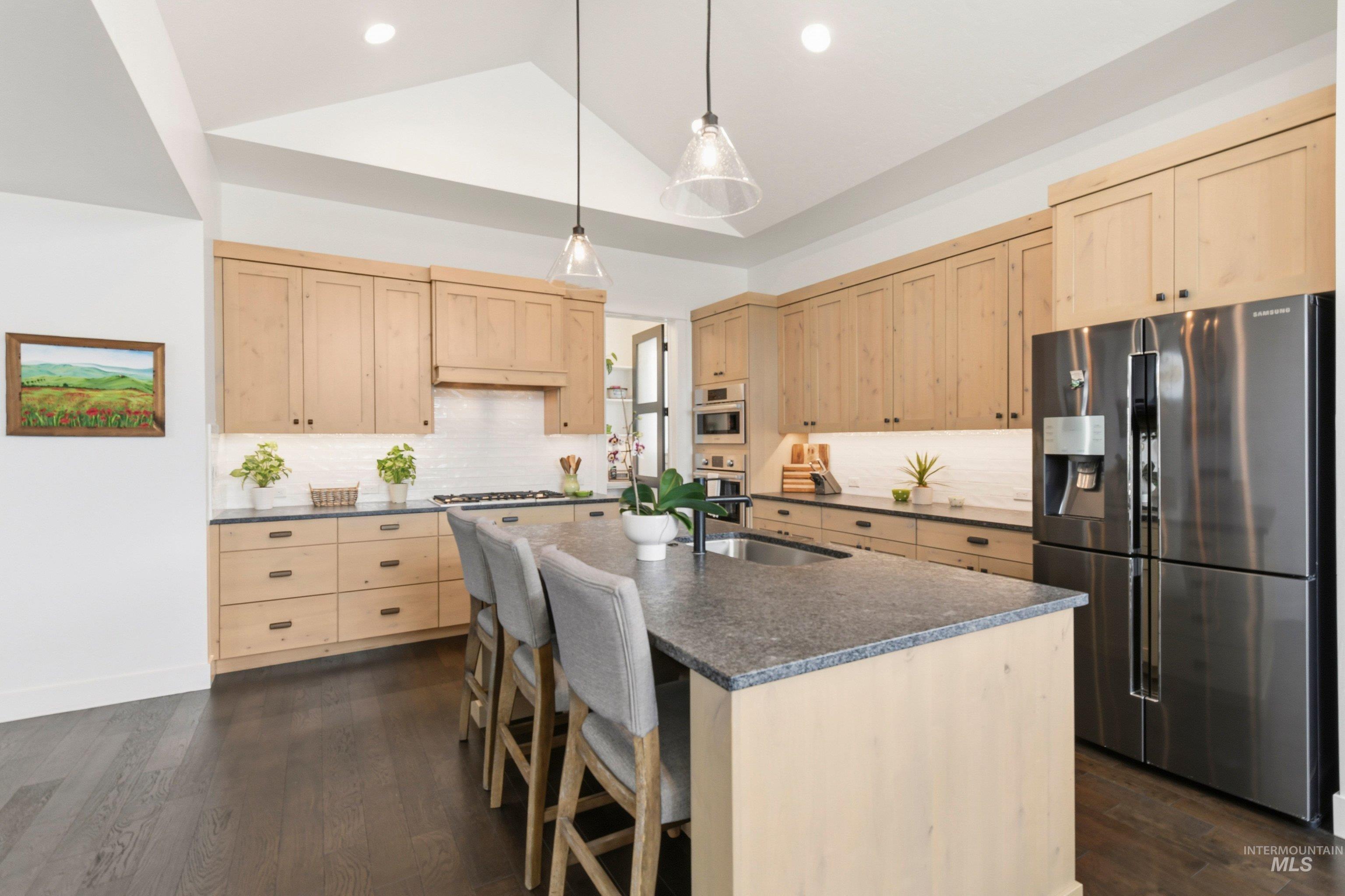 3951 W Farm View Dr, Boise, Idaho 83714, 3 Bedrooms, 2 Bathrooms, Residential For Sale, Price $655,000,MLS 98978277