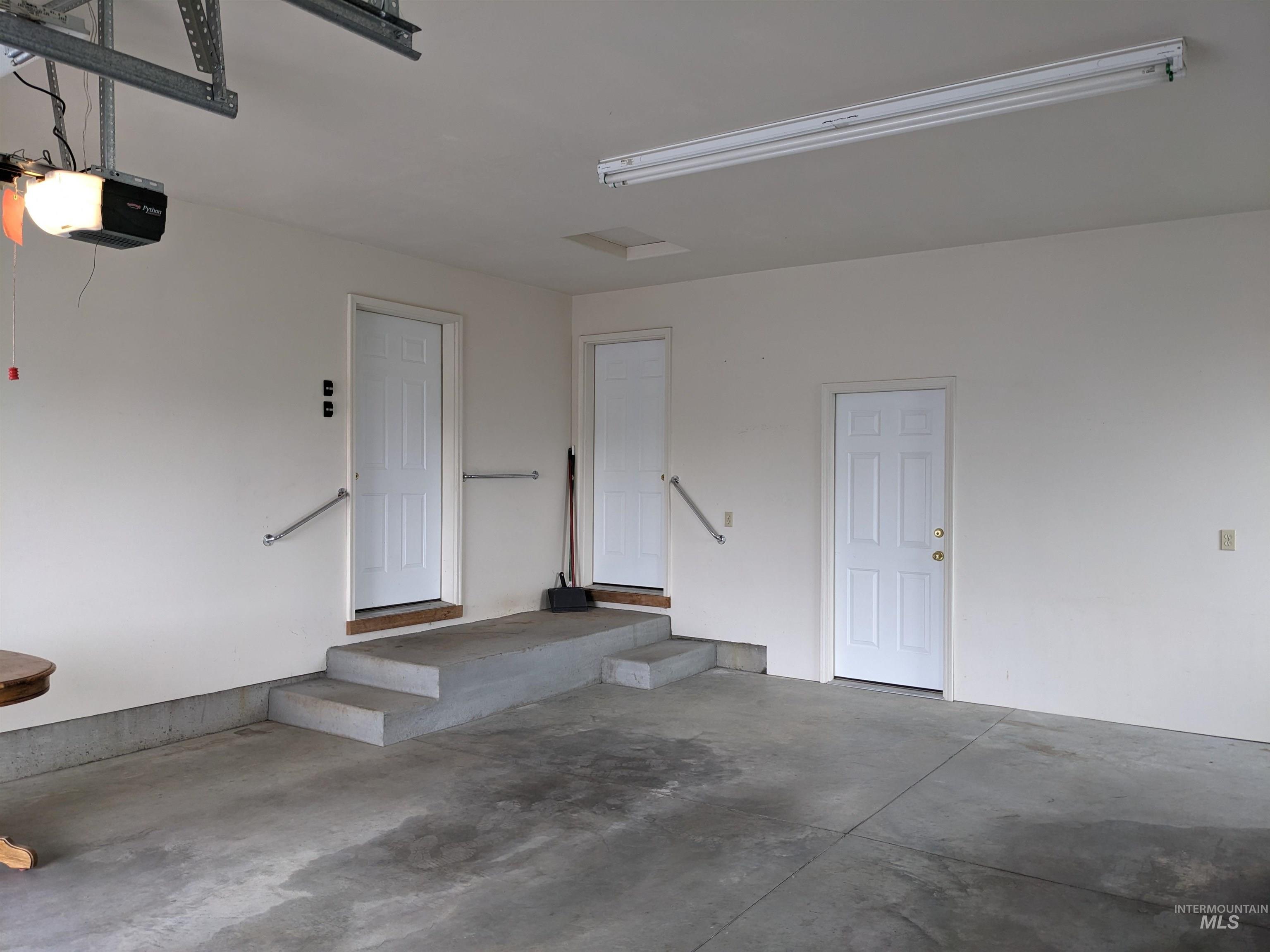 2047 E 2975 S, Wendell, Idaho 83355, 3 Bedrooms, 2 Bathrooms, Residential For Sale, Price $715,000,MLS 98978278