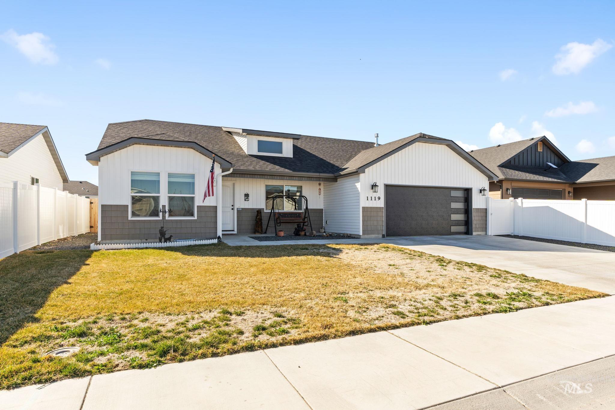1119 Meadow Lake Loop, Buhl, Idaho 83316, 4 Bedrooms, 2 Bathrooms, Residential For Sale, Price $387,900,MLS 98978281