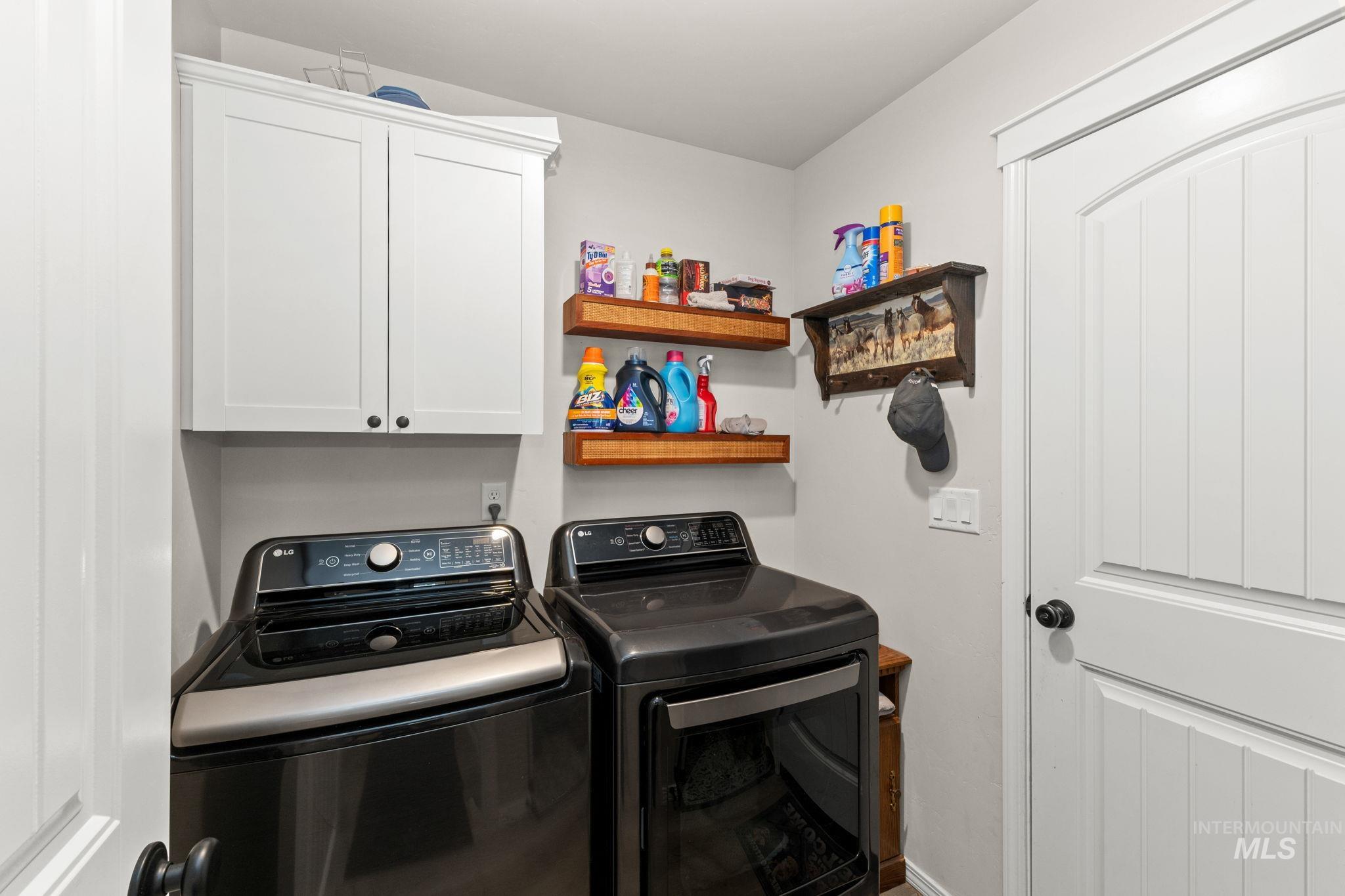 1119 Meadow Lake Loop, Buhl, Idaho 83316, 4 Bedrooms, 2 Bathrooms, Residential For Sale, Price $387,500,MLS 98978281