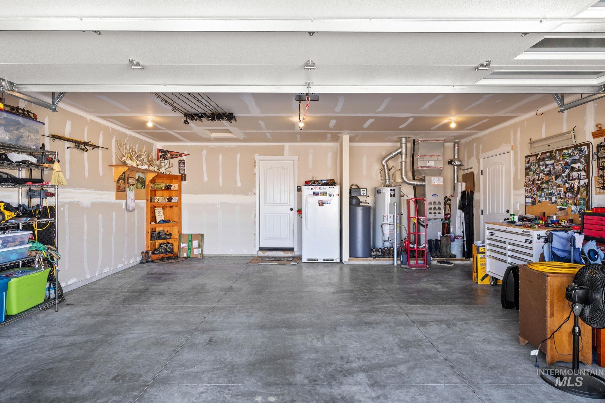 1119 Meadow Lake Loop, Buhl, Idaho 83316, 4 Bedrooms, 2 Bathrooms, Residential For Sale, Price $387,900,MLS 98978281