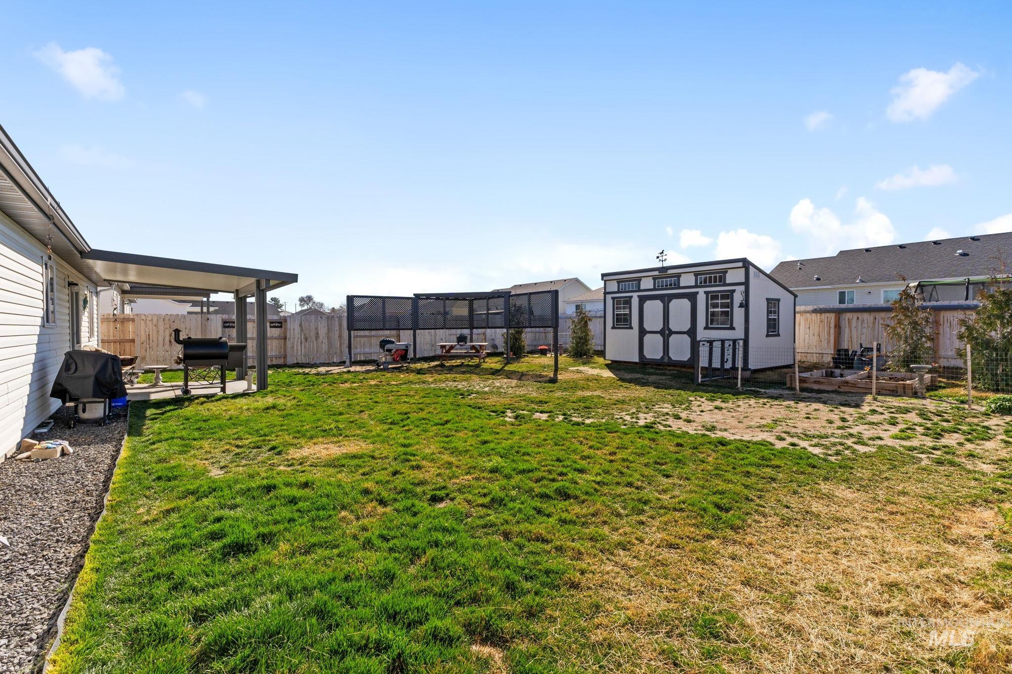 1119 Meadow Lake Loop, Buhl, Idaho 83316, 4 Bedrooms, 2 Bathrooms, Residential For Sale, Price $387,900,MLS 98978281