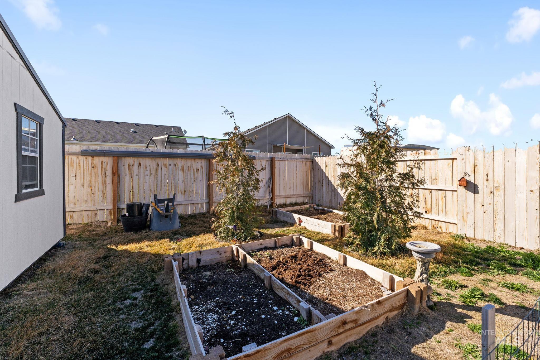 1119 Meadow Lake Loop, Buhl, Idaho 83316, 4 Bedrooms, 2 Bathrooms, Residential For Sale, Price $387,900,MLS 98978281