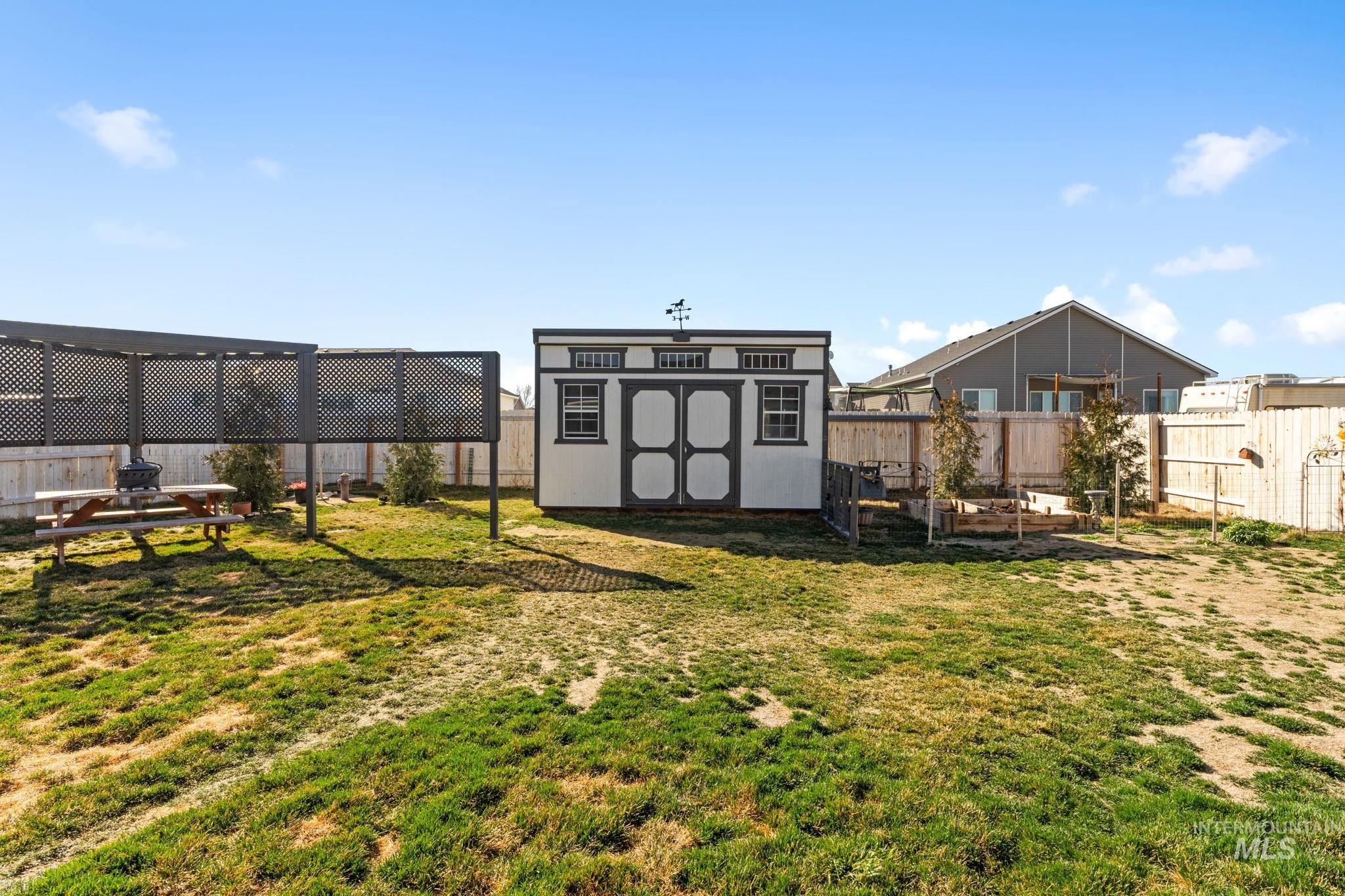 1119 Meadow Lake Loop, Buhl, Idaho 83316, 4 Bedrooms, 2 Bathrooms, Residential For Sale, Price $387,900,MLS 98978281