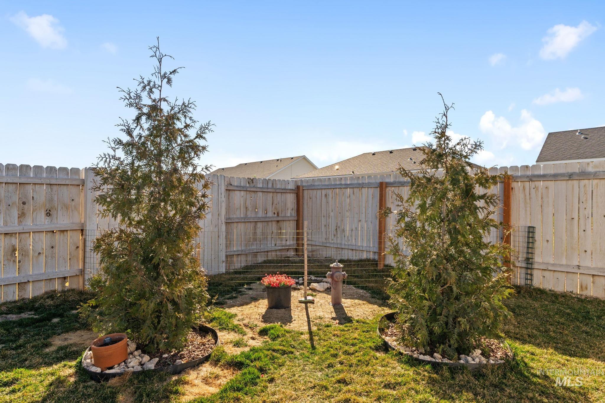 1119 Meadow Lake Loop, Buhl, Idaho 83316, 4 Bedrooms, 2 Bathrooms, Residential For Sale, Price $387,900,MLS 98978281