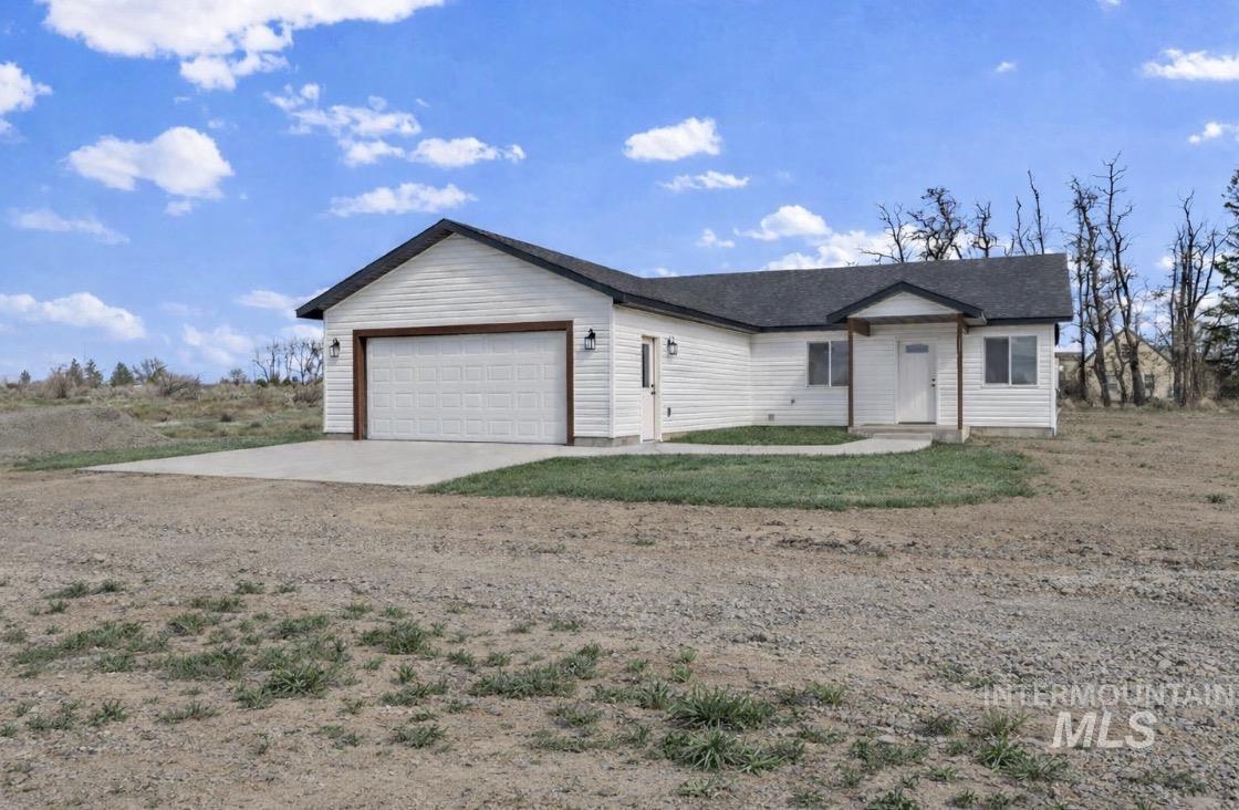 1824 E 1800 S, Gooding, Idaho 83330, 4 Bedrooms, 2 Bathrooms, Residential For Sale, Price $405,000,MLS 98978285