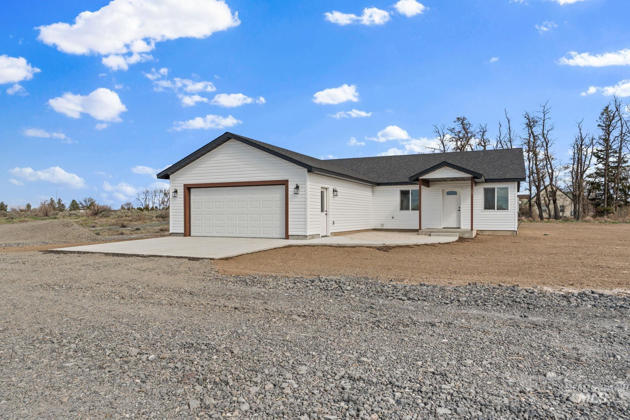 1824 E 1800 S, Gooding, Idaho 83330, 4 Bedrooms, 2 Bathrooms, Residential For Sale, Price $405,000,MLS 98978285