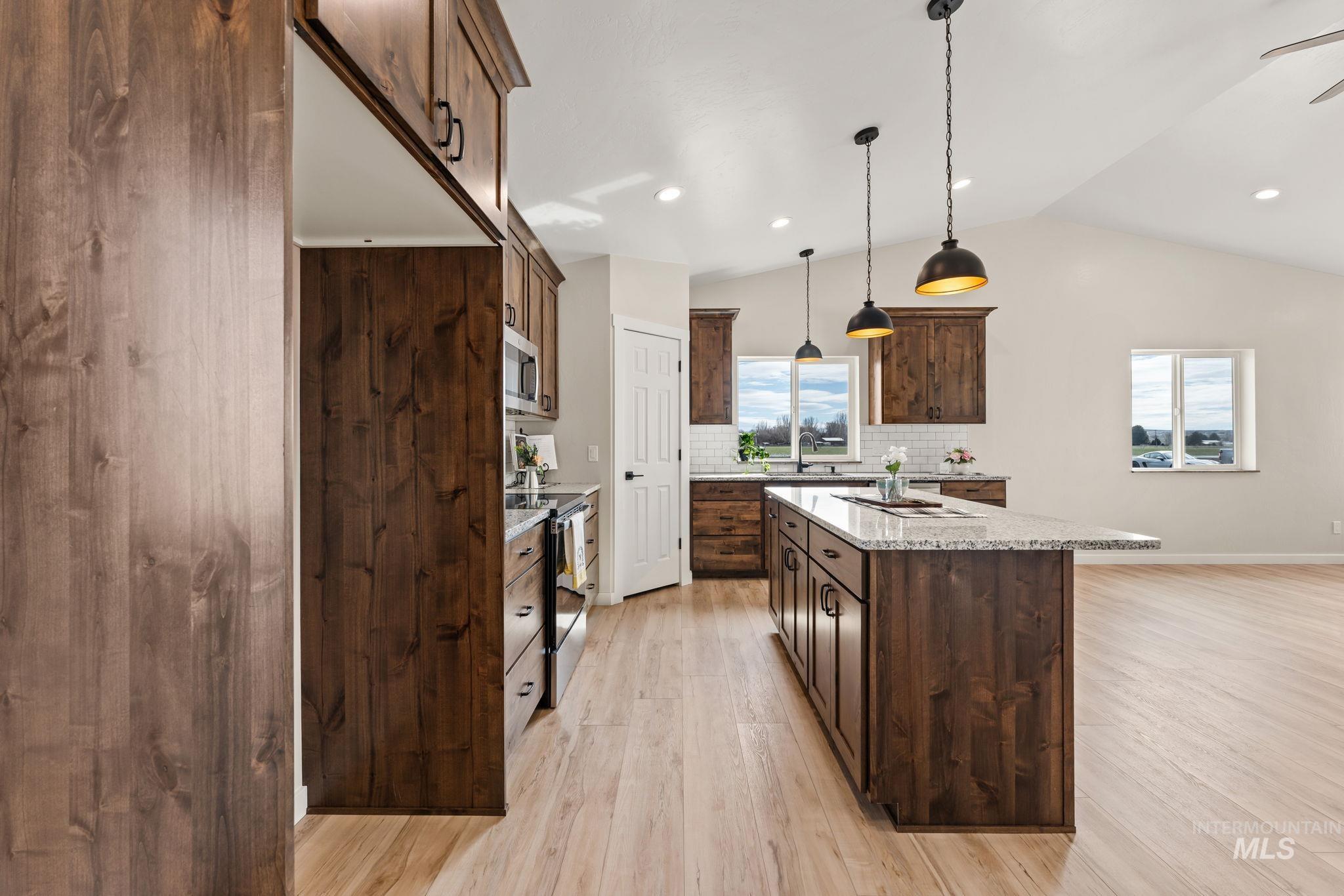 1824 E 1800 S, Gooding, Idaho 83330, 4 Bedrooms, 2 Bathrooms, Residential For Sale, Price $405,000,MLS 98978285