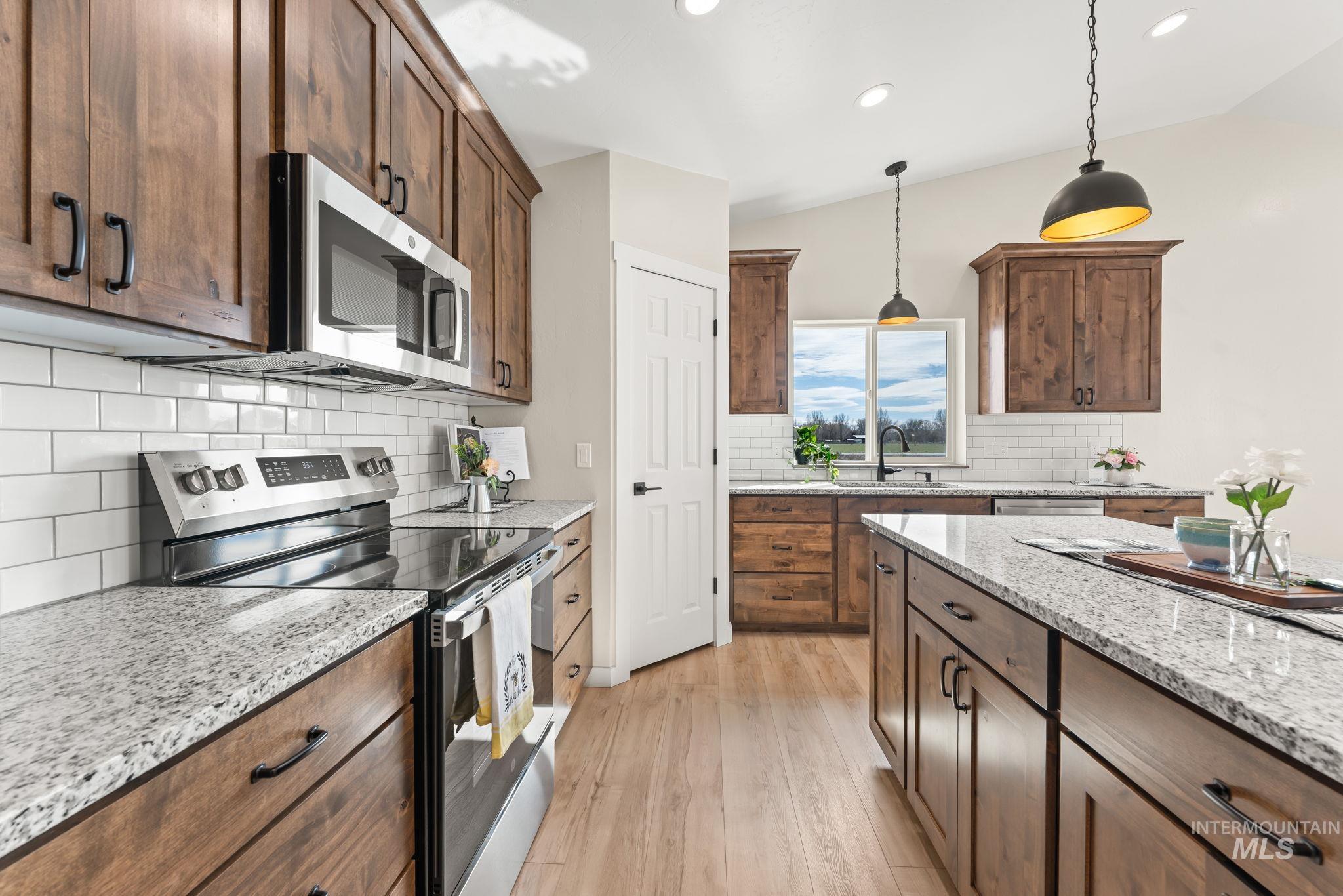 1824 E 1800 S, Gooding, Idaho 83330, 4 Bedrooms, 2 Bathrooms, Residential For Sale, Price $405,000,MLS 98978285