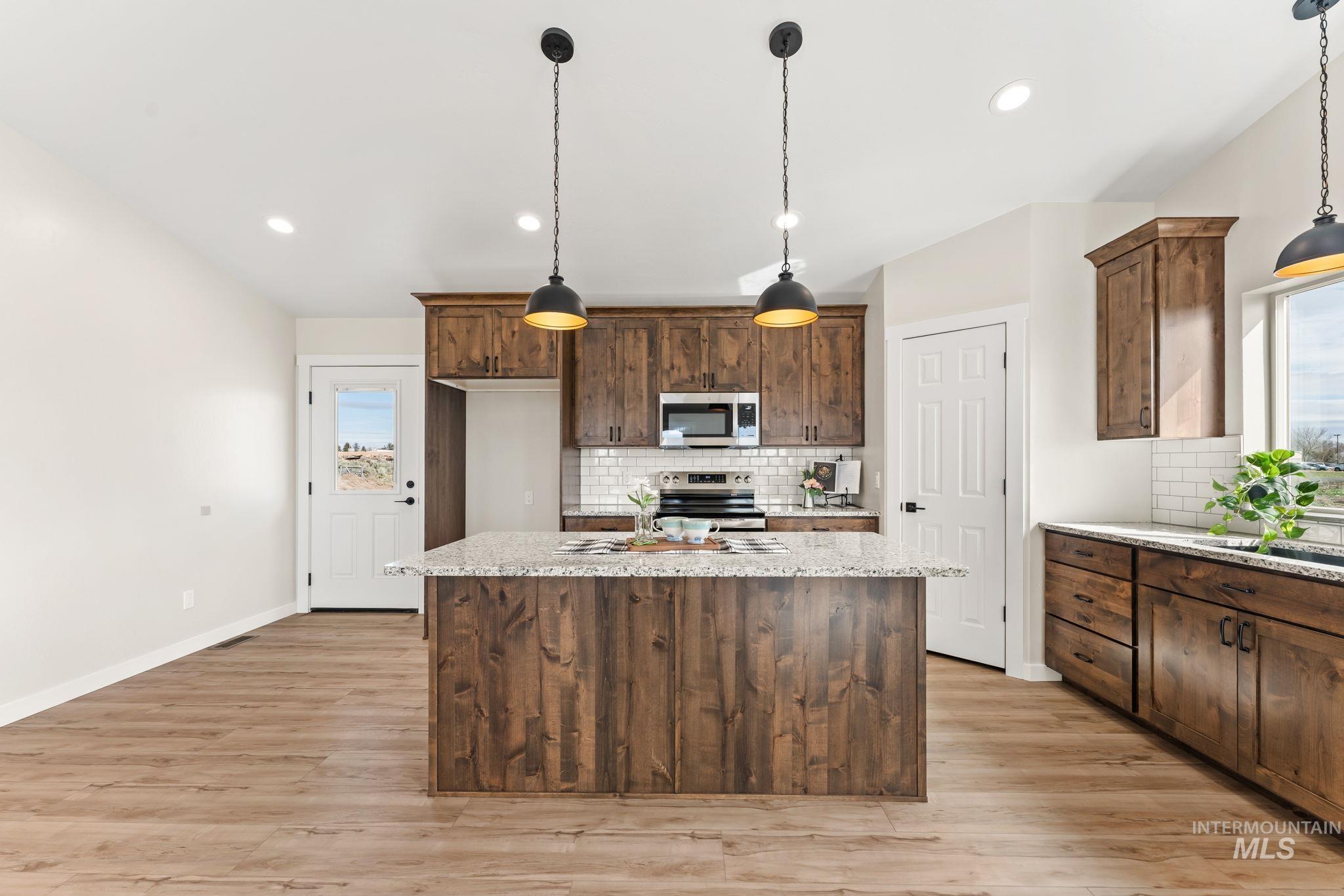 1824 E 1800 S, Gooding, Idaho 83330, 4 Bedrooms, 2 Bathrooms, Residential For Sale, Price $405,000,MLS 98978285