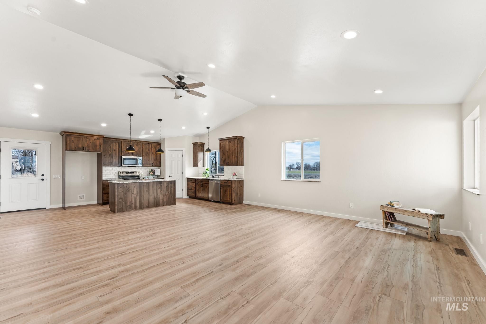 1824 E 1800 S, Gooding, Idaho 83330, 4 Bedrooms, 2 Bathrooms, Residential For Sale, Price $405,000,MLS 98978285