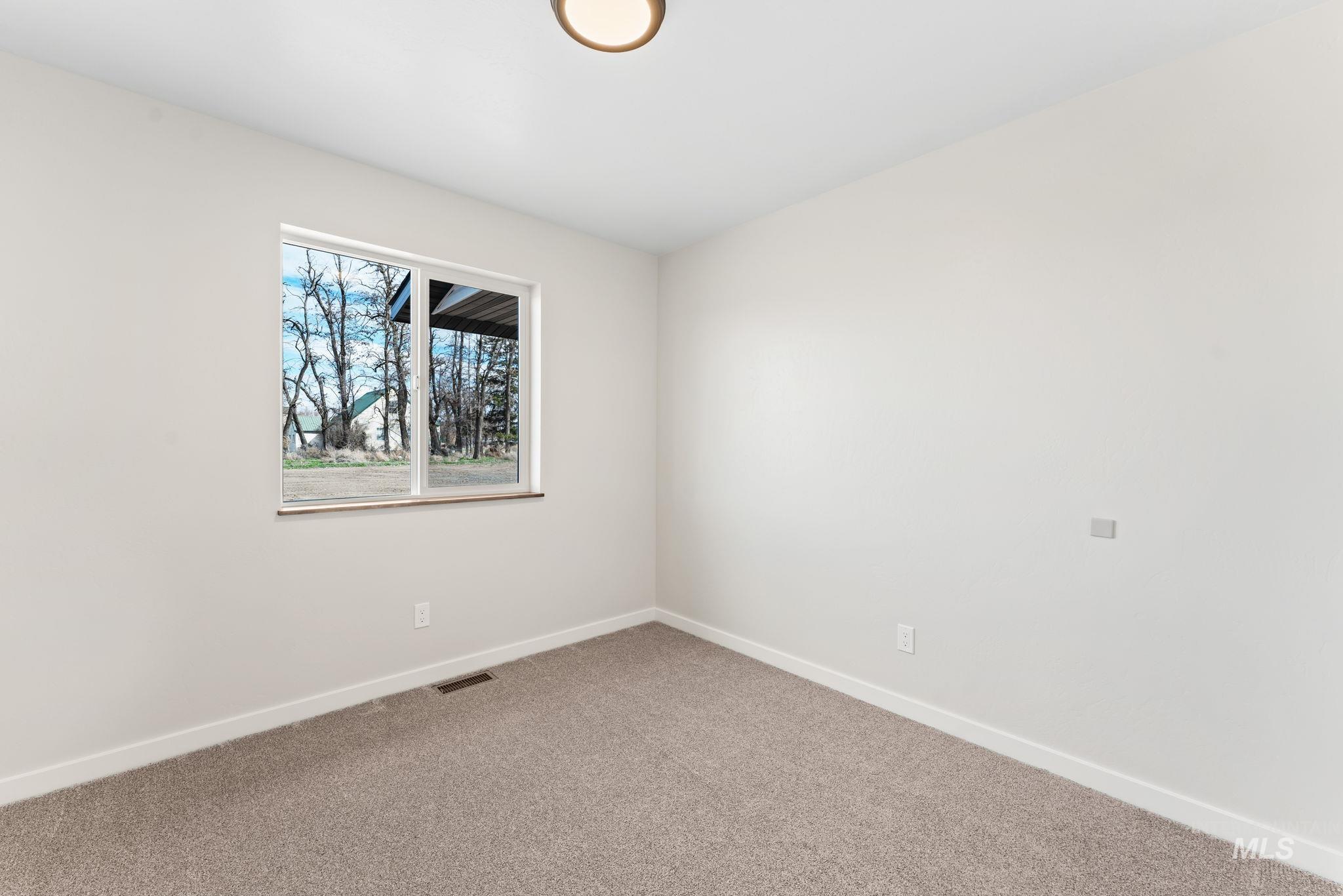 1824 E 1800 S, Gooding, Idaho 83330, 4 Bedrooms, 2 Bathrooms, Residential For Sale, Price $405,000,MLS 98978285