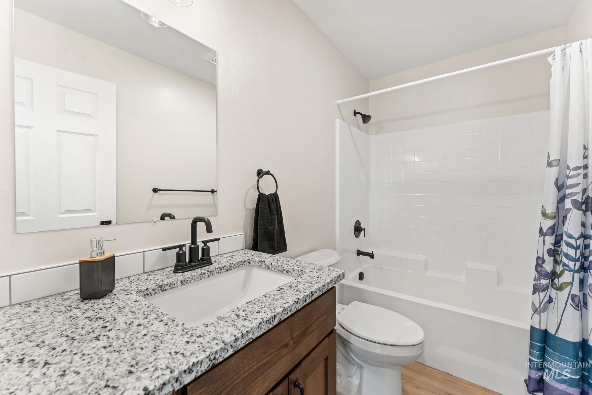 1824 E 1800 S, Gooding, Idaho 83330, 4 Bedrooms, 2 Bathrooms, Residential For Sale, Price $405,000,MLS 98978285