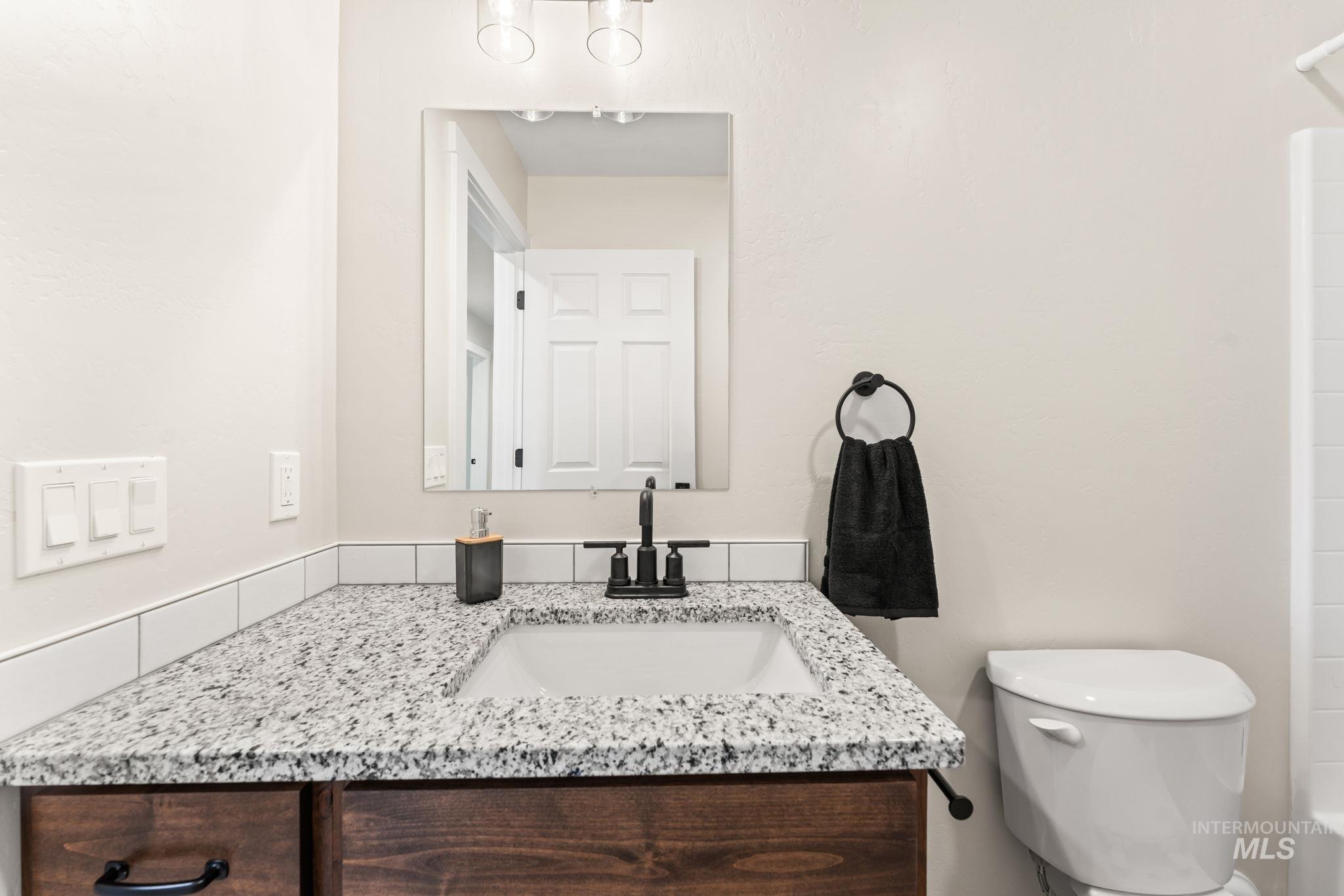 1824 E 1800 S, Gooding, Idaho 83330, 4 Bedrooms, 2 Bathrooms, Residential For Sale, Price $405,000,MLS 98978285