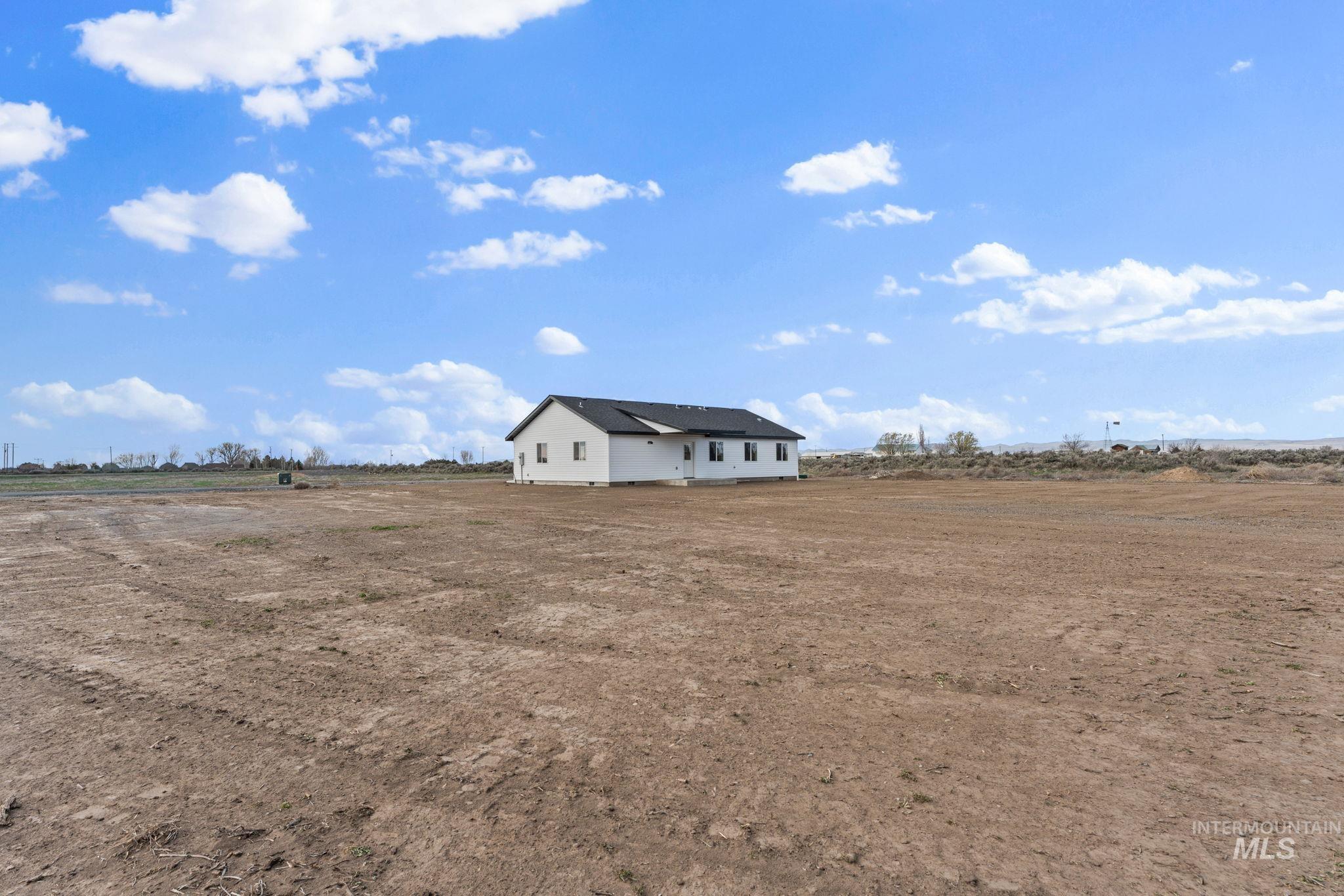 1824 E 1800 S, Gooding, Idaho 83330, 4 Bedrooms, 2 Bathrooms, Residential For Sale, Price $405,000,MLS 98978285