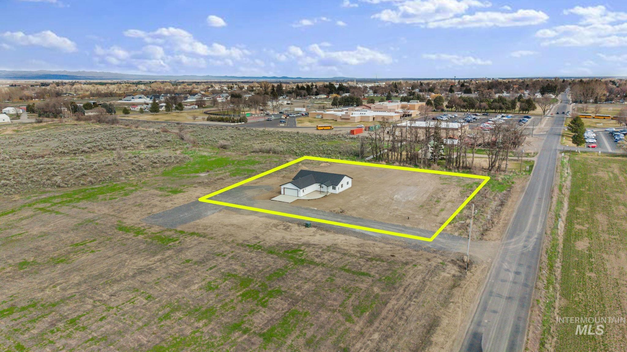 1824 E 1800 S, Gooding, Idaho 83330, 4 Bedrooms, 2 Bathrooms, Residential For Sale, Price $405,000,MLS 98978285