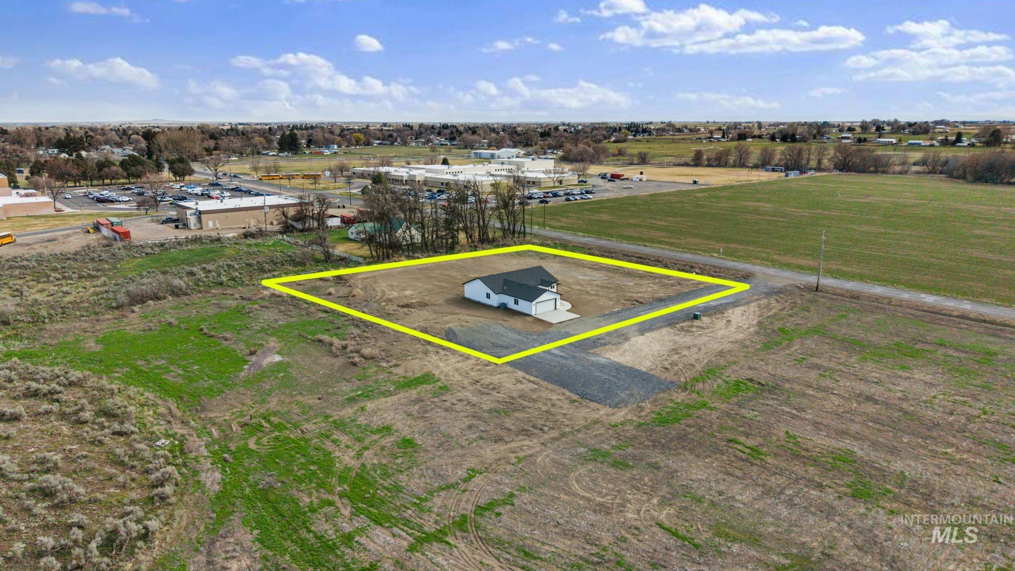 1824 E 1800 S, Gooding, Idaho 83330, 4 Bedrooms, 2 Bathrooms, Residential For Sale, Price $405,000,MLS 98978285