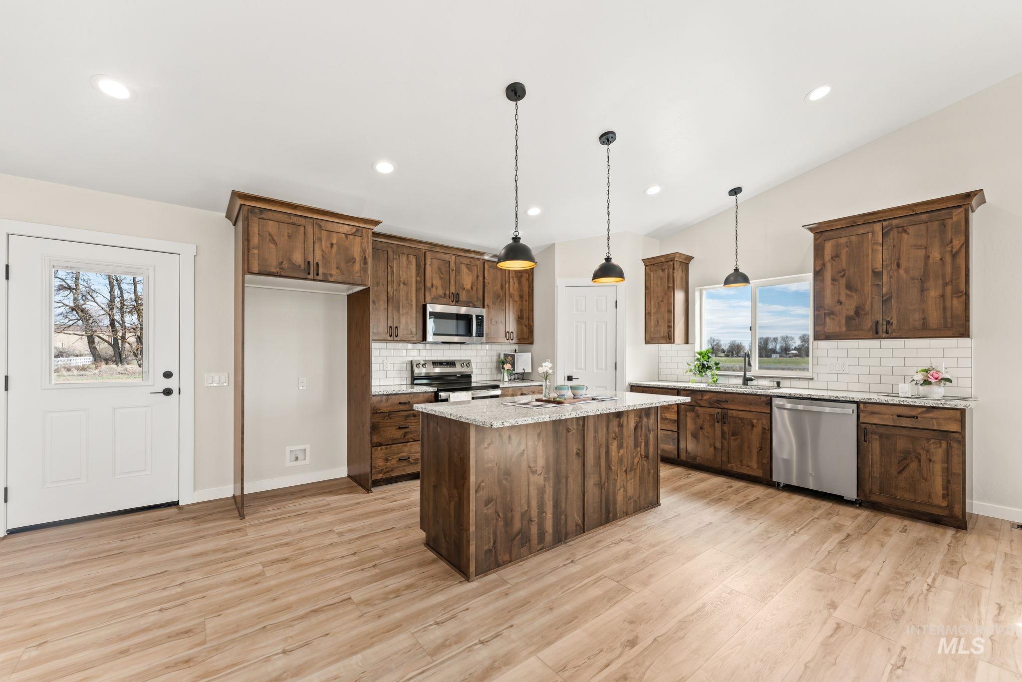 1824 E 1800 S, Gooding, Idaho 83330, 4 Bedrooms, 2 Bathrooms, Residential For Sale, Price $405,000,MLS 98978285