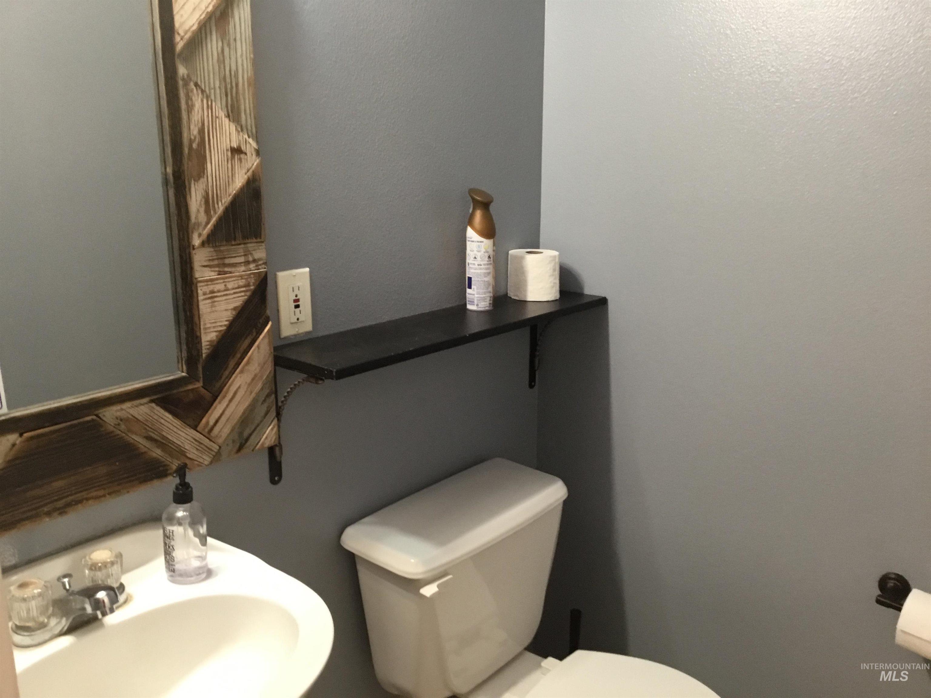 1003 Flint Dr, Caldwell, Idaho 83706, 3 Bedrooms, 2.5 Bathrooms, Residential For Sale, Price $349,999,MLS 98978286