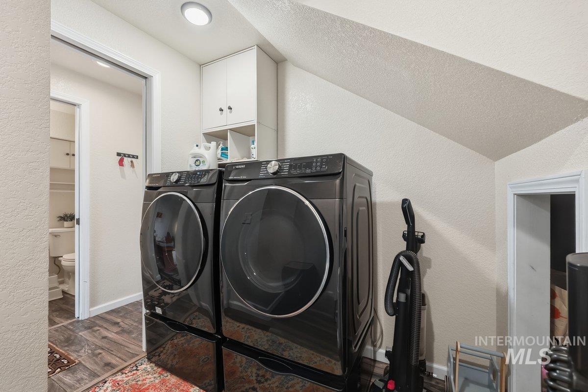 3290 W Sugar Creek Dr, Meridian, Idaho 83646, 3 Bedrooms, 3 Bathrooms, Residential For Sale, Price $500,000,MLS 98978287