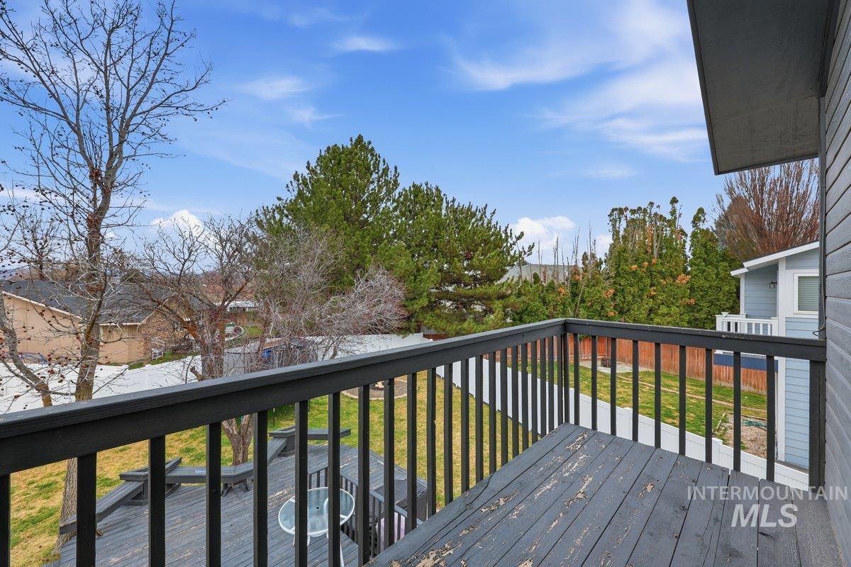 3290 W Sugar Creek Dr, Meridian, Idaho 83646, 3 Bedrooms, 3 Bathrooms, Residential For Sale, Price $500,000,MLS 98978287