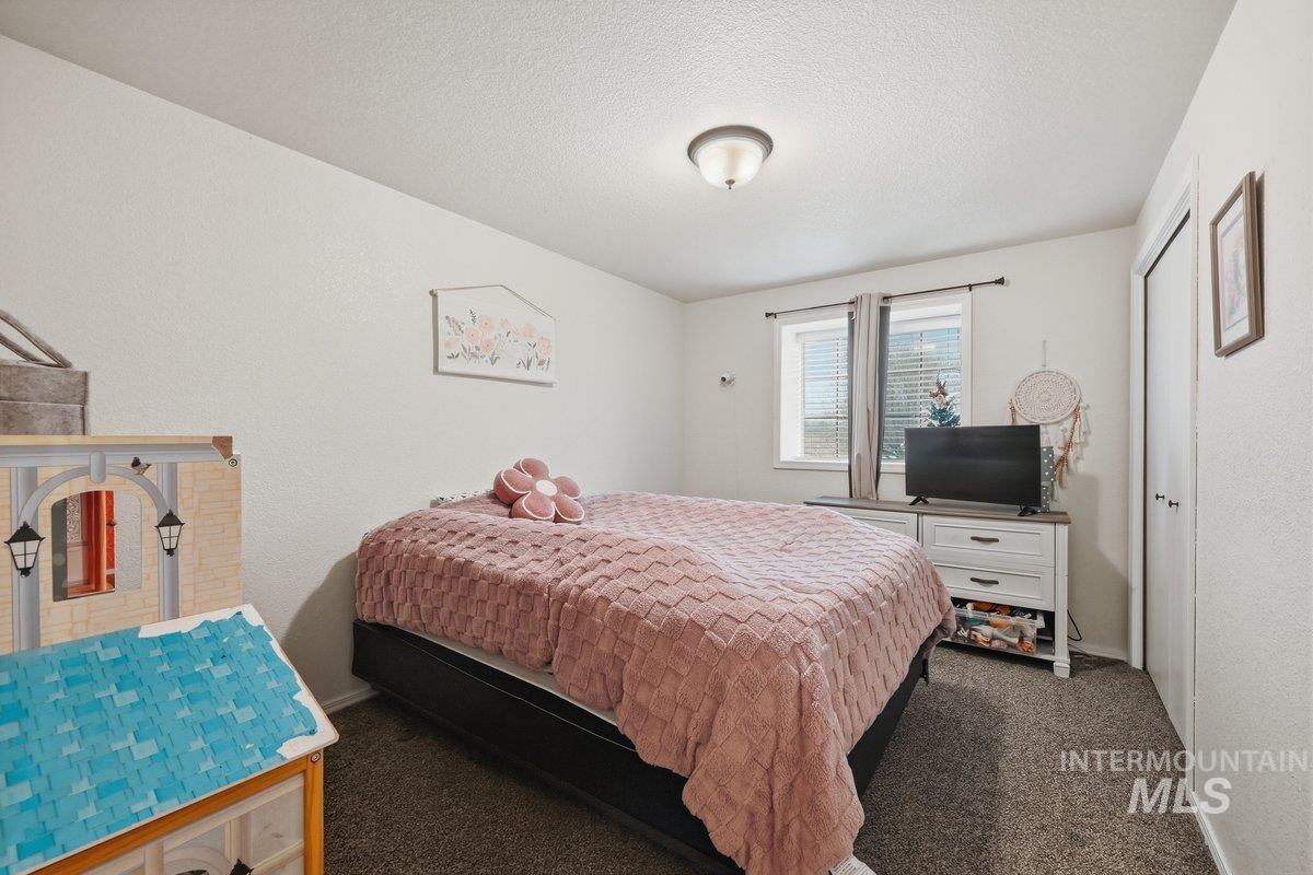 3290 W Sugar Creek Dr, Meridian, Idaho 83646, 3 Bedrooms, 3 Bathrooms, Residential For Sale, Price $500,000,MLS 98978287