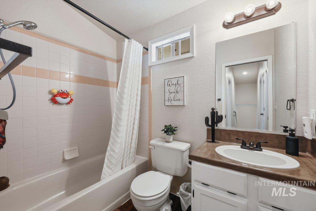 3290 W Sugar Creek Dr, Meridian, Idaho 83646, 3 Bedrooms, 3 Bathrooms, Residential For Sale, Price $500,000,MLS 98978287