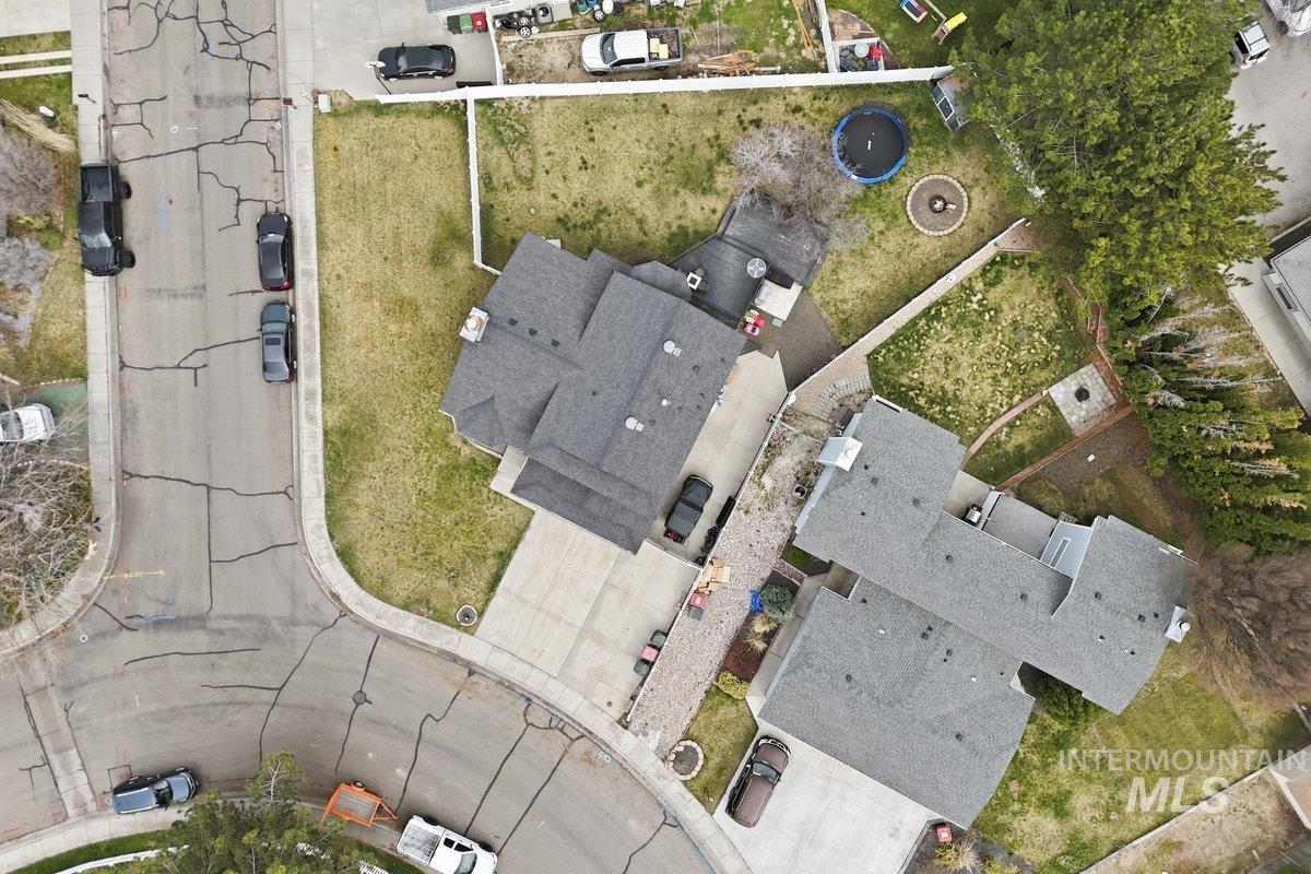 3290 W Sugar Creek Dr, Meridian, Idaho 83646, 3 Bedrooms, 3 Bathrooms, Residential For Sale, Price $500,000,MLS 98978287