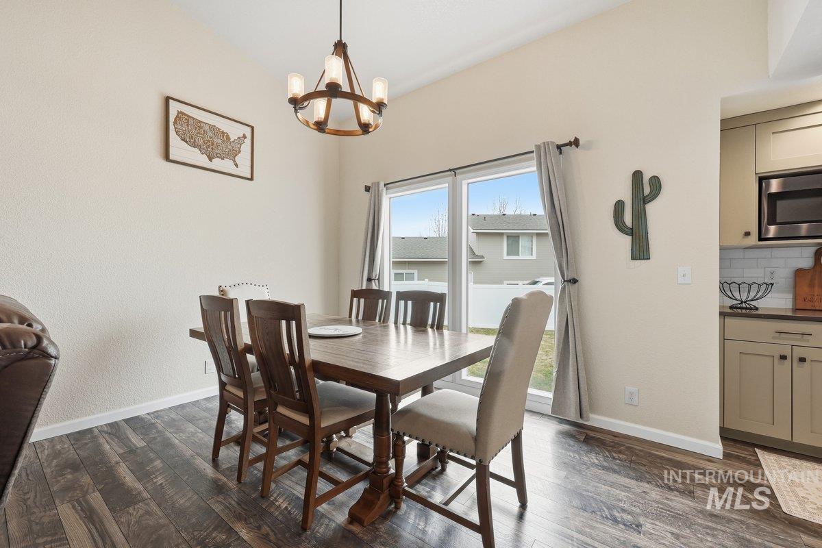 3290 W Sugar Creek Dr, Meridian, Idaho 83646, 3 Bedrooms, 3 Bathrooms, Residential For Sale, Price $500,000,MLS 98978287