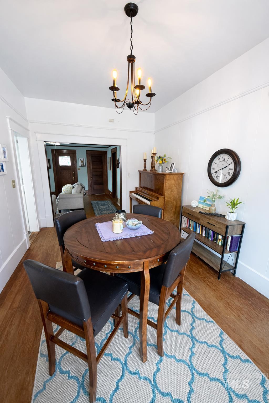 86 W 1st Ave, Glenns Ferry, Idaho 83623, 3 Bedrooms, 1 Bathroom, Residential For Sale, Price $275,000,MLS 98978291