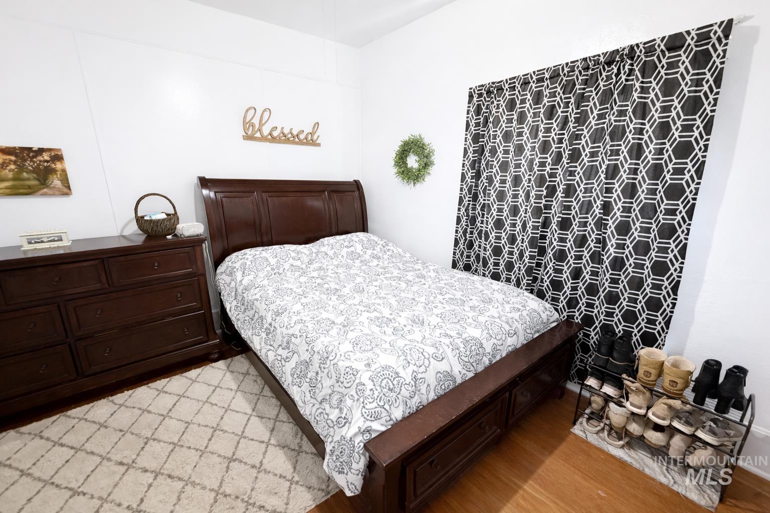 86 W 1st Ave, Glenns Ferry, Idaho 83623, 3 Bedrooms, 1 Bathroom, Residential For Sale, Price $275,000,MLS 98978291