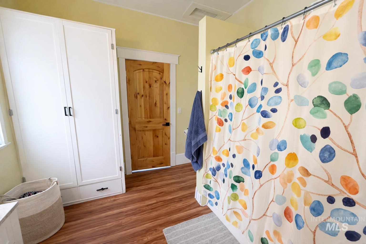 86 W 1st Ave, Glenns Ferry, Idaho 83623, 3 Bedrooms, 1 Bathroom, Residential For Sale, Price $275,000,MLS 98978291