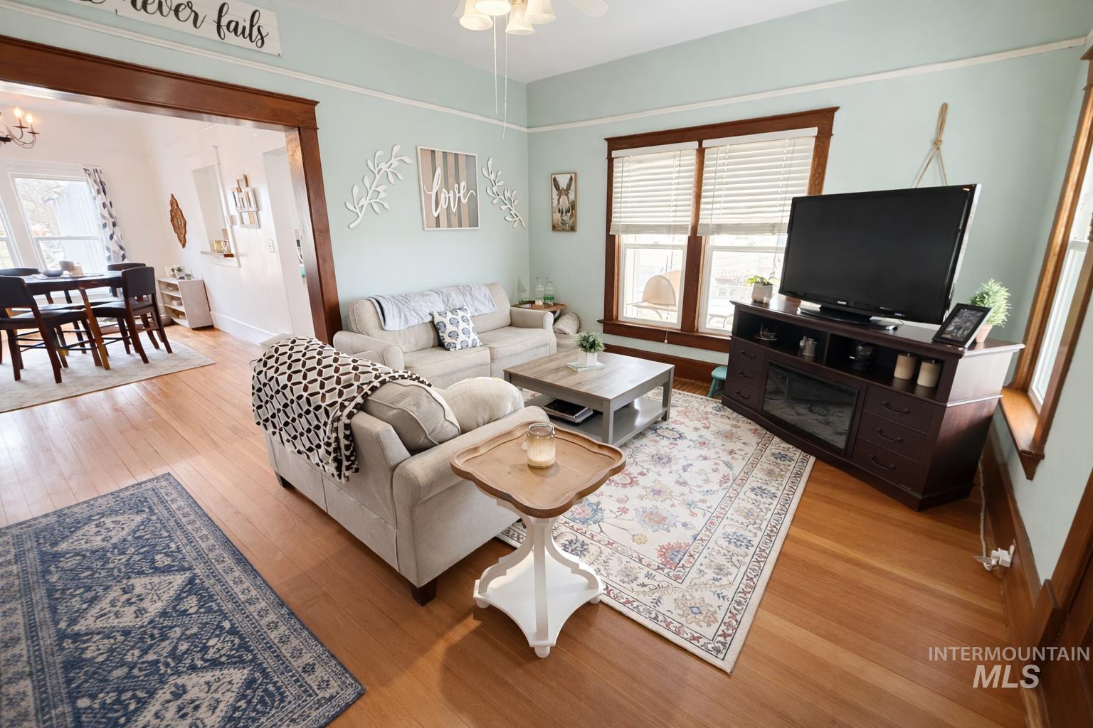 86 W 1st Ave, Glenns Ferry, Idaho 83623, 3 Bedrooms, 1 Bathroom, Residential For Sale, Price $275,000,MLS 98978291