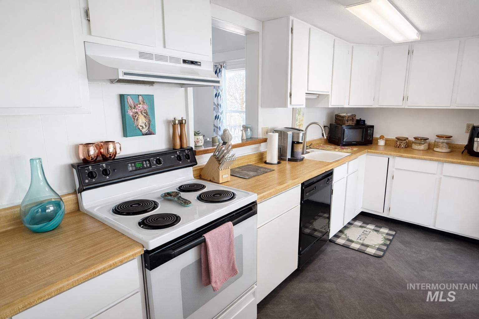 86 W 1st Ave, Glenns Ferry, Idaho 83623, 3 Bedrooms, 1 Bathroom, Residential For Sale, Price $275,000,MLS 98978291