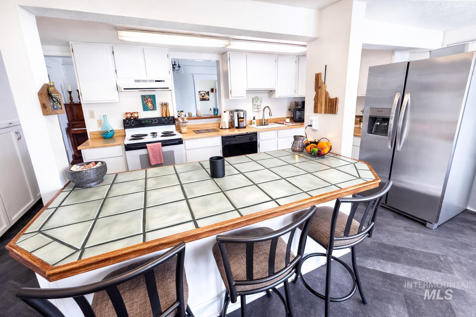 86 W 1st Ave, Glenns Ferry, Idaho 83623, 3 Bedrooms, 1 Bathroom, Residential For Sale, Price $275,000,MLS 98978291