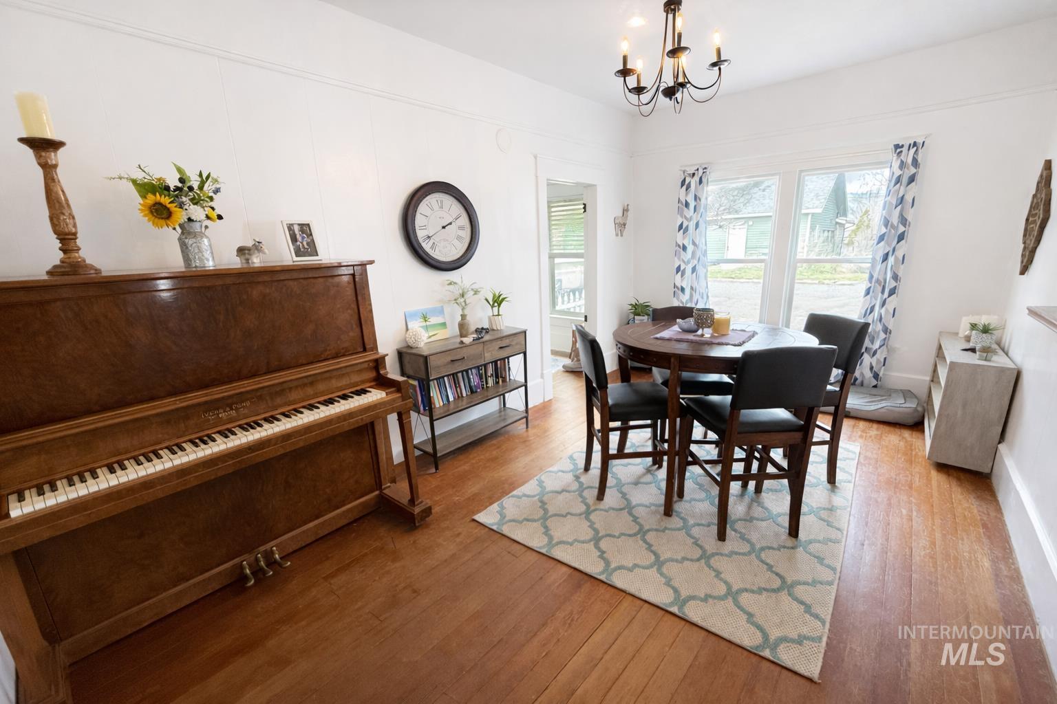 86 W 1st Ave, Glenns Ferry, Idaho 83623, 3 Bedrooms, 1 Bathroom, Residential For Sale, Price $275,000,MLS 98978291