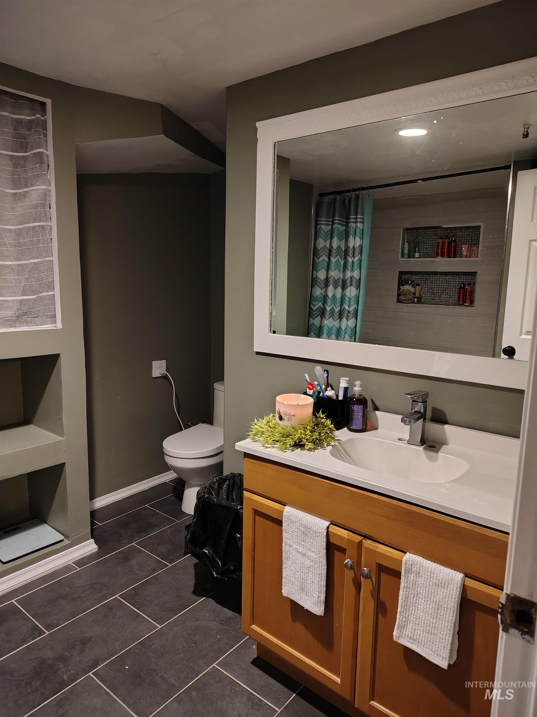 820 Meadows Dr, Twin Falls, Idaho 83301, 6 Bedrooms, 4 Bathrooms, Residential For Sale, Price $437,600,MLS 98978294