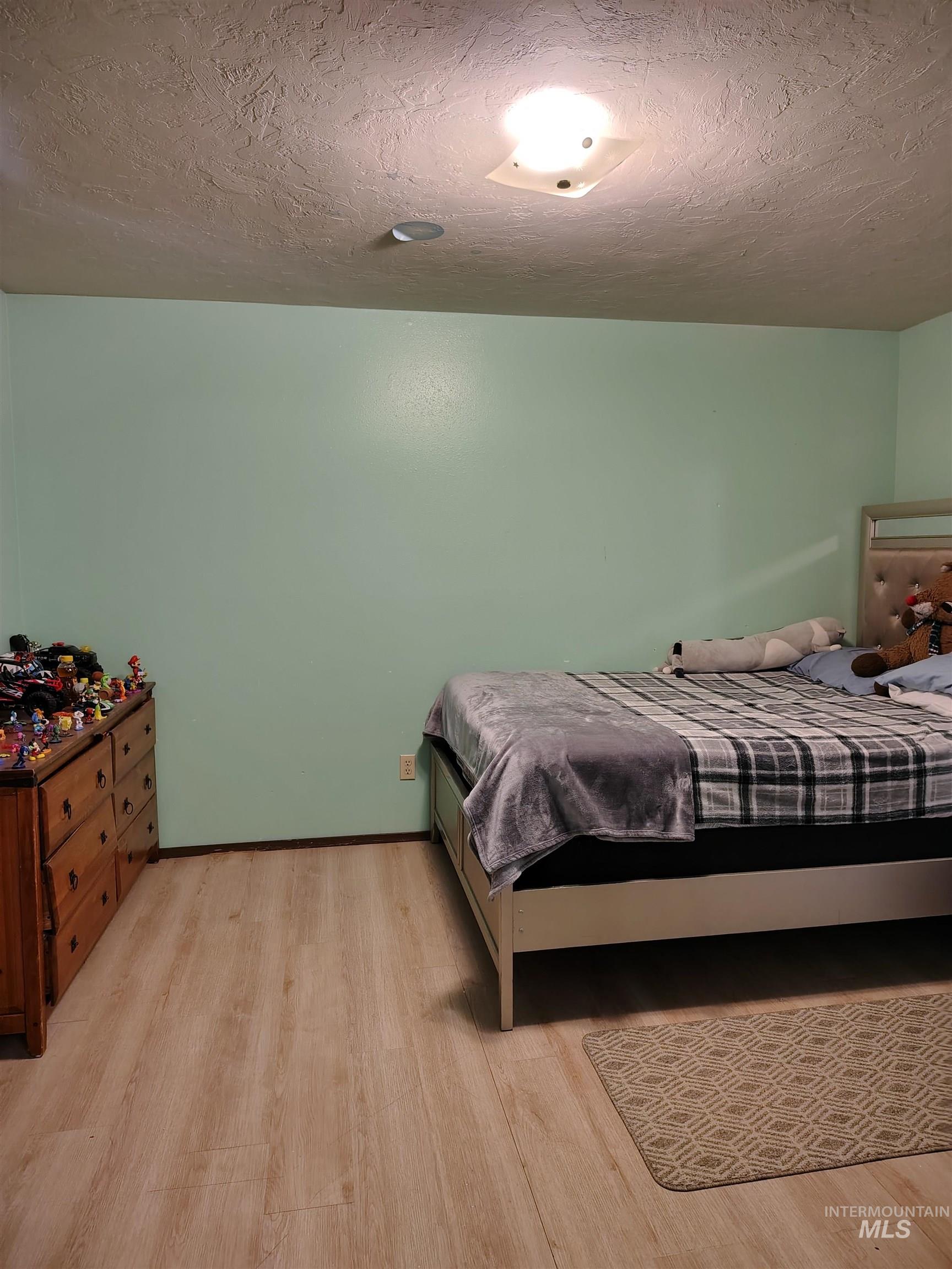 820 Meadows Dr, Twin Falls, Idaho 83301, 6 Bedrooms, 4 Bathrooms, Residential For Sale, Price $437,600,MLS 98978294