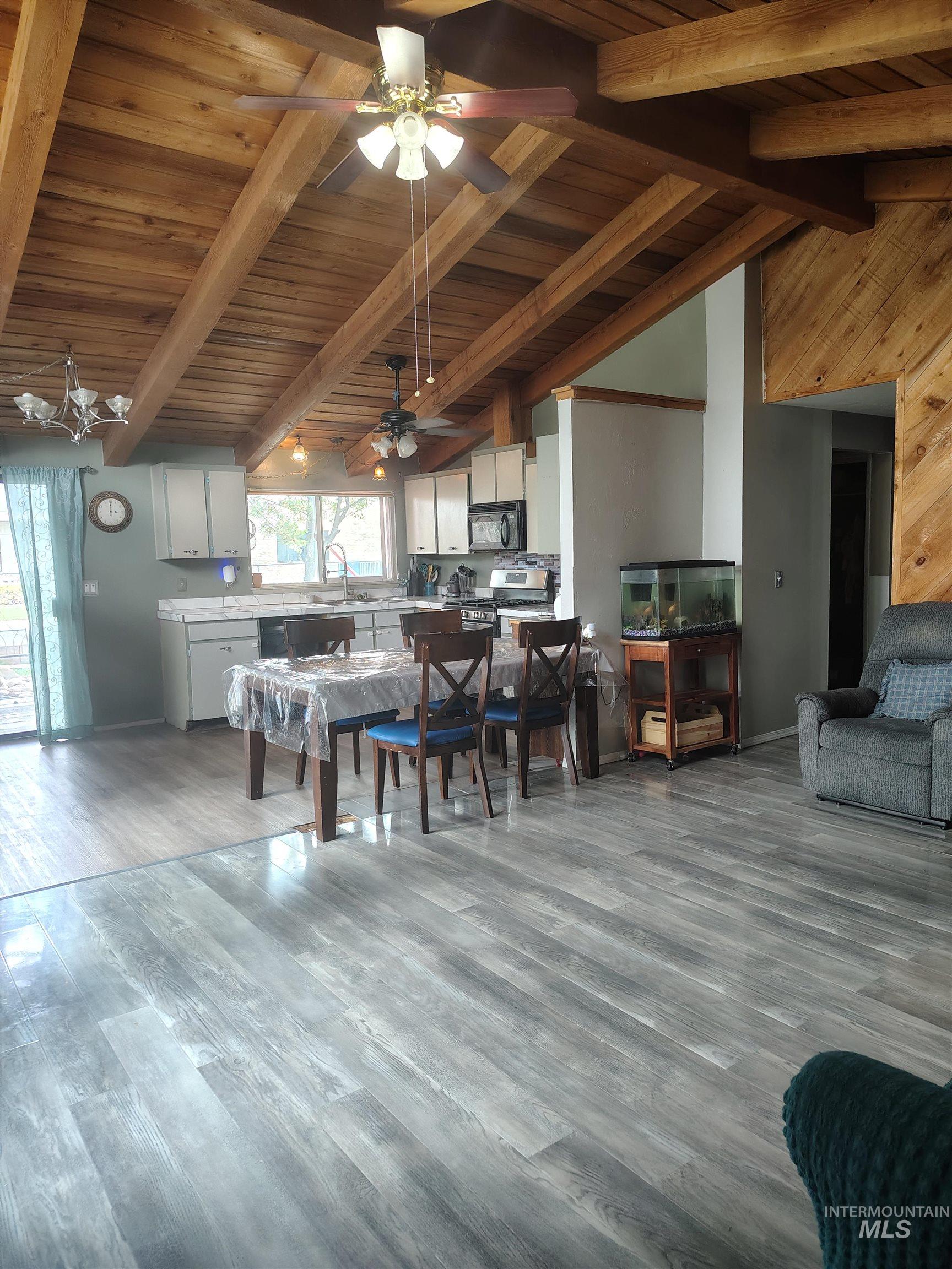 820 Meadows Dr, Twin Falls, Idaho 83301, 6 Bedrooms, 4 Bathrooms, Residential For Sale, Price $437,600,MLS 98978294