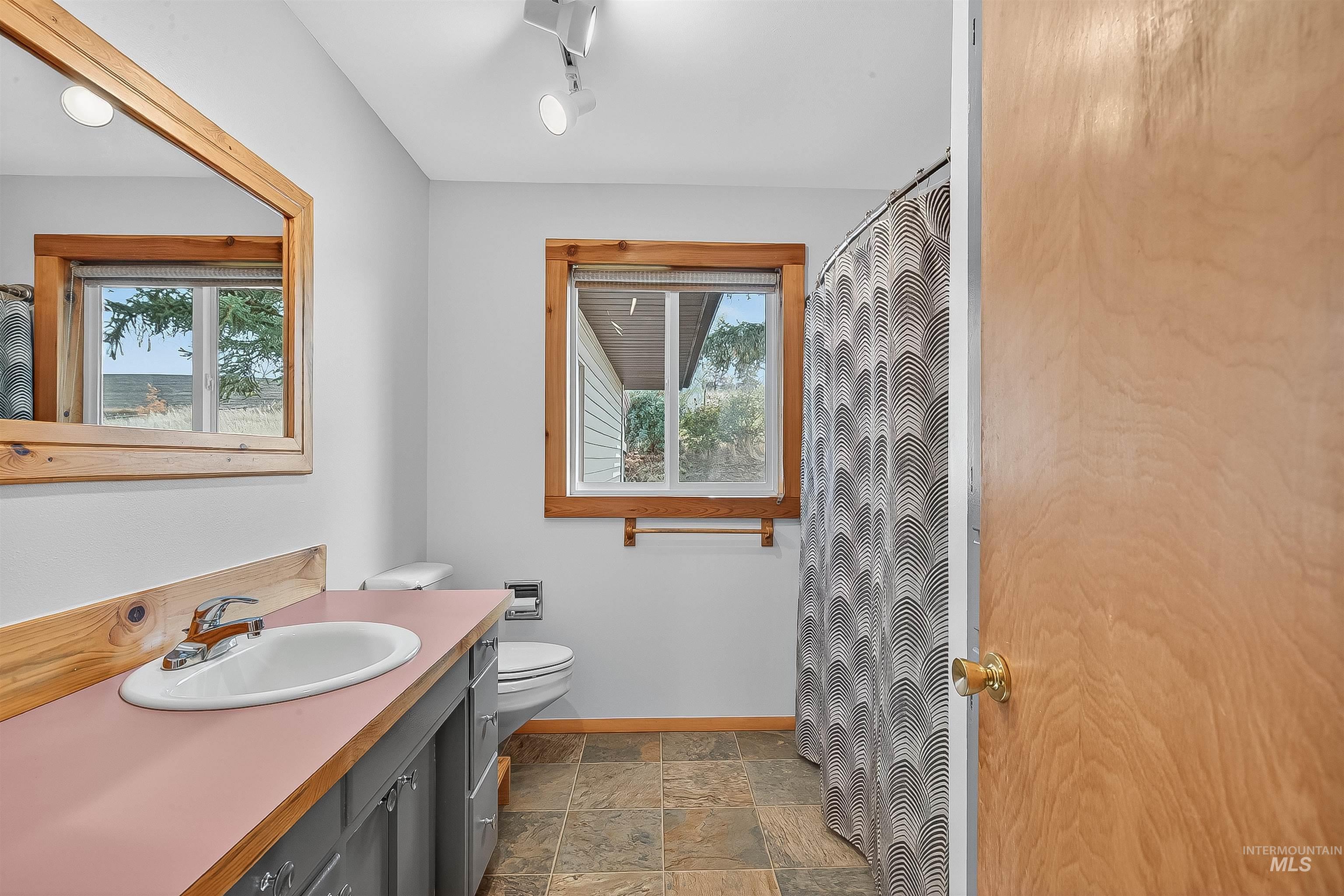 33818 North Rd, Kendrick, Idaho 83537, 5 Bedrooms, 2 Bathrooms, Residential For Sale, Price $419,000,MLS 98978295