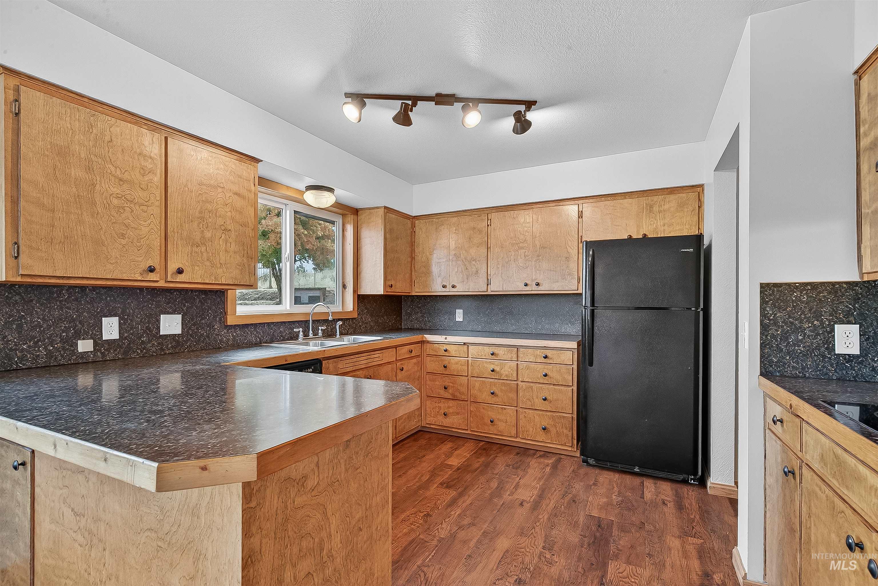 33818 North Rd, Kendrick, Idaho 83537, 5 Bedrooms, 2 Bathrooms, Residential For Sale, Price $419,000,MLS 98978295