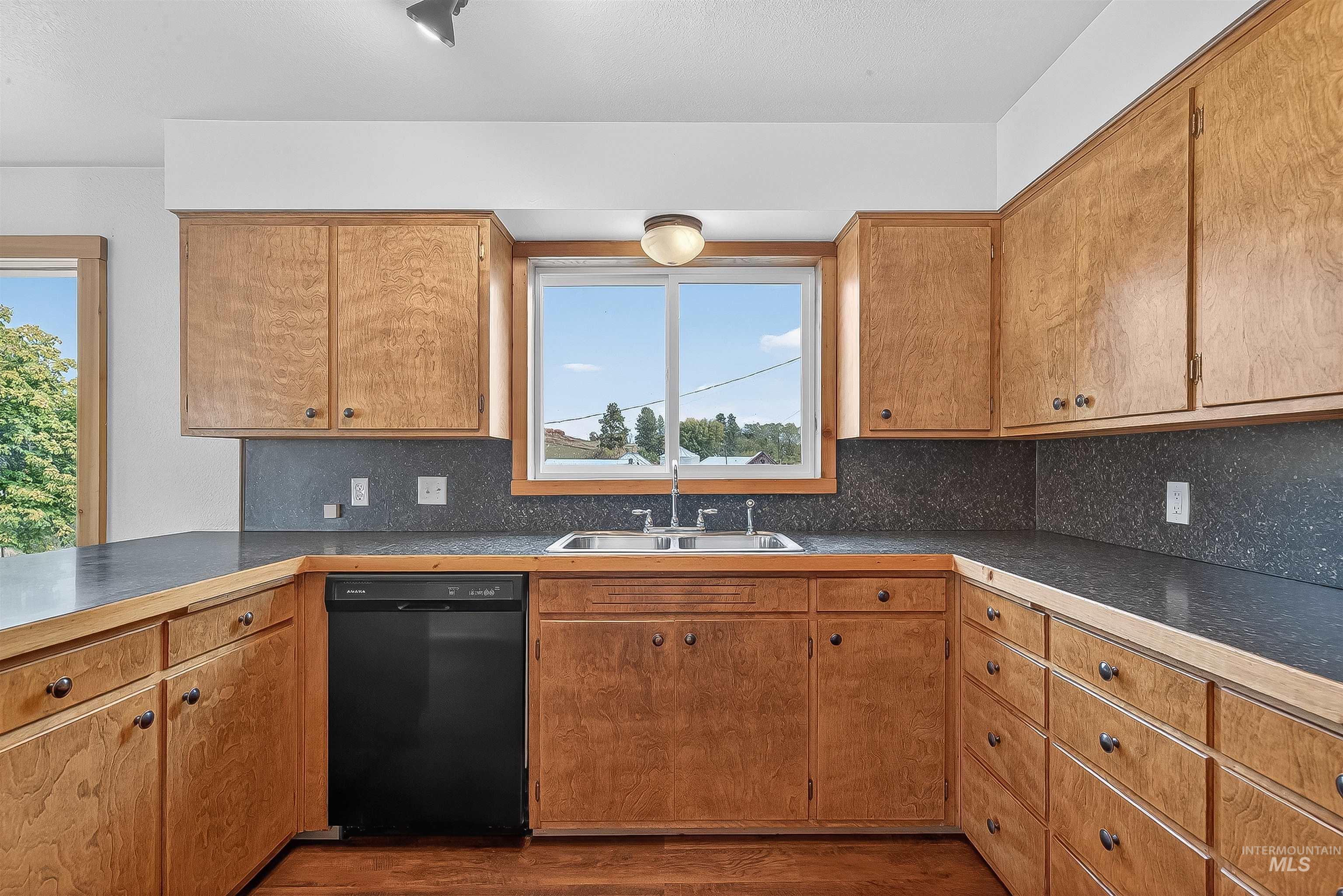 33818 North Rd, Kendrick, Idaho 83537, 5 Bedrooms, 2 Bathrooms, Residential For Sale, Price $419,000,MLS 98978295