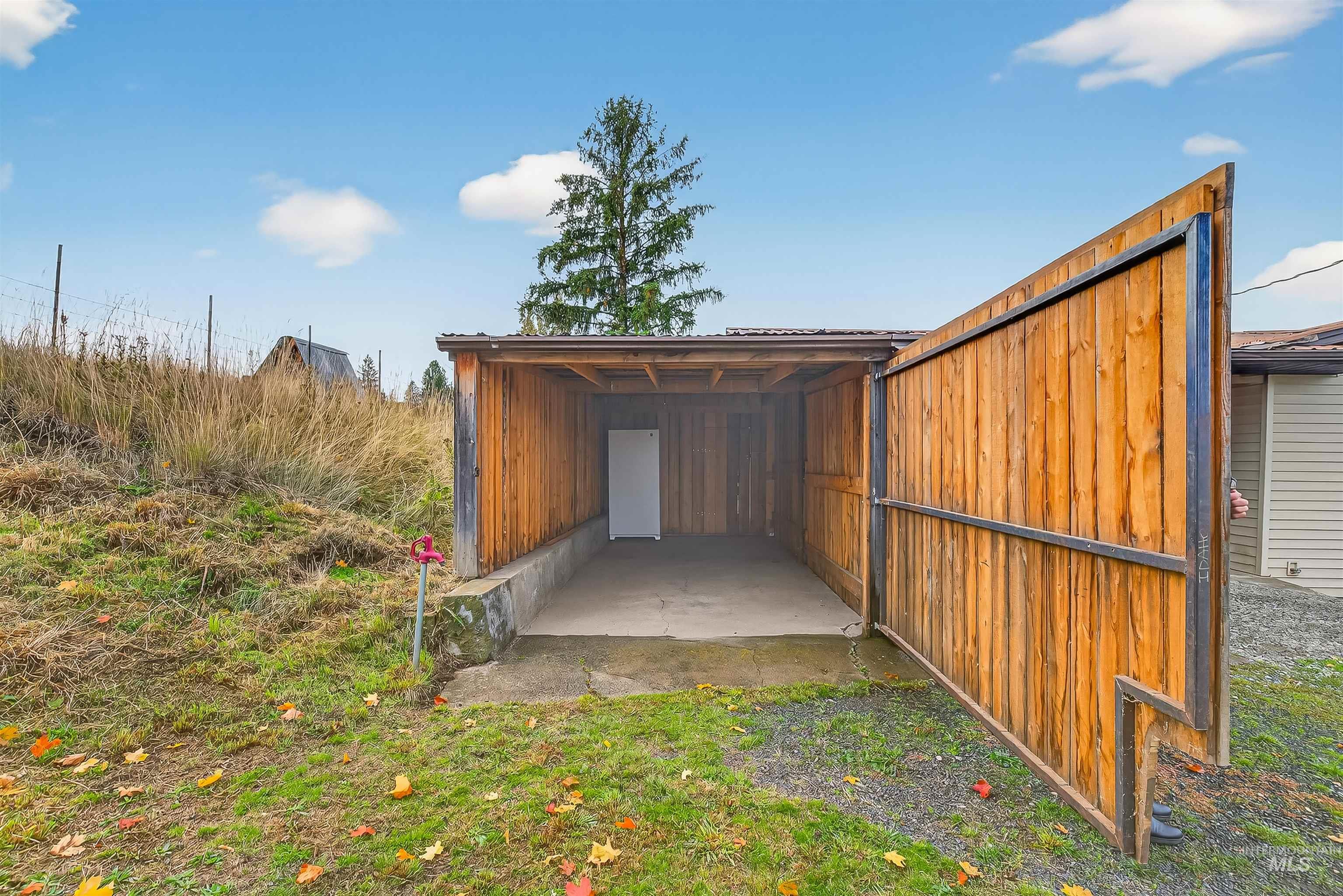 33818 North Rd, Kendrick, Idaho 83537, 5 Bedrooms, 2 Bathrooms, Residential For Sale, Price $419,000,MLS 98978295