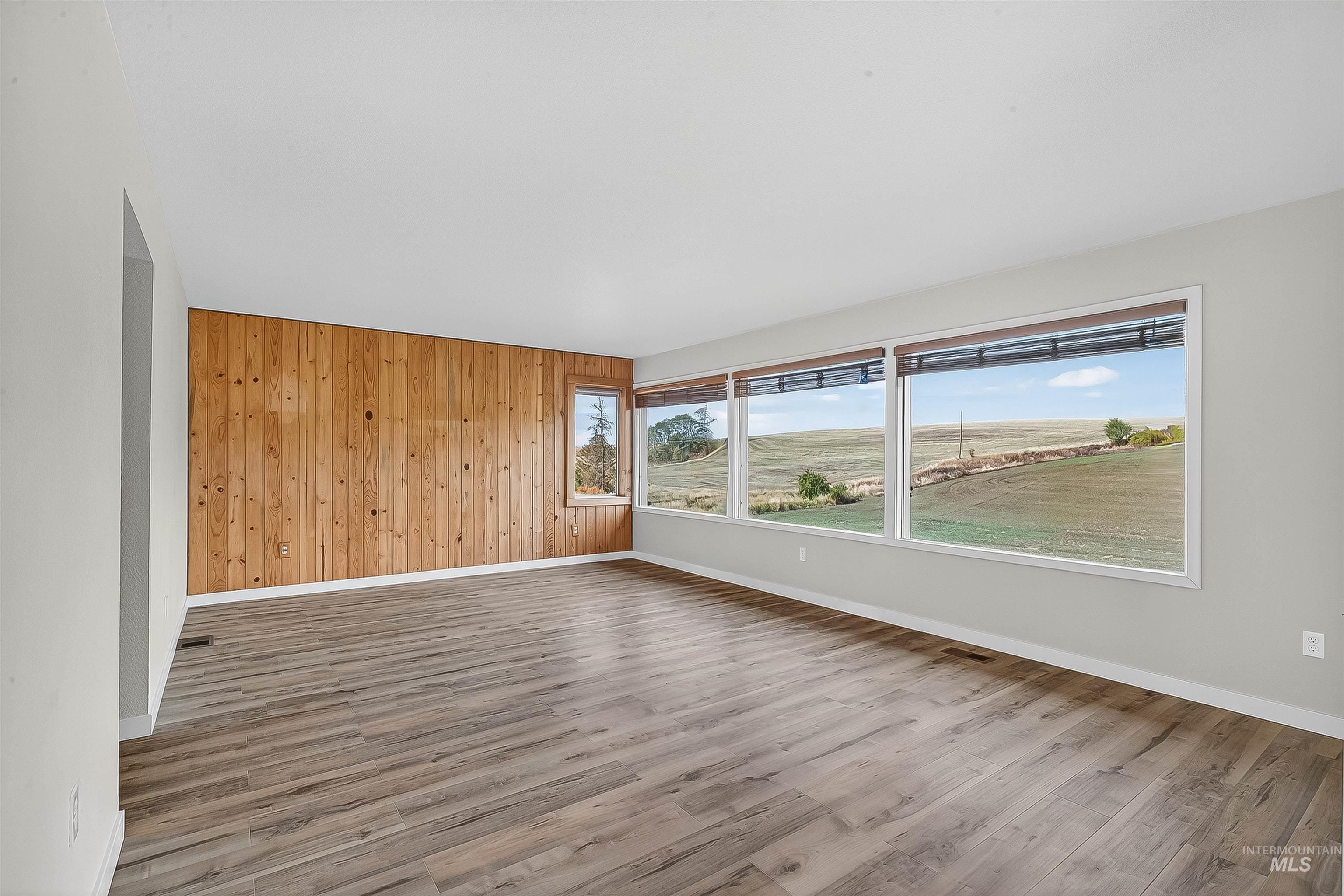 33818 North Rd, Kendrick, Idaho 83537, 5 Bedrooms, 2 Bathrooms, Residential For Sale, Price $419,000,MLS 98978295