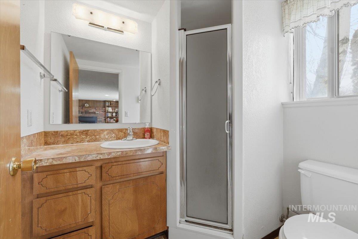 931 Sherman Way, Nampa, Idaho 83686, 5 Bedrooms, 4 Bathrooms, Residential For Sale, Price $199,000, 98978297